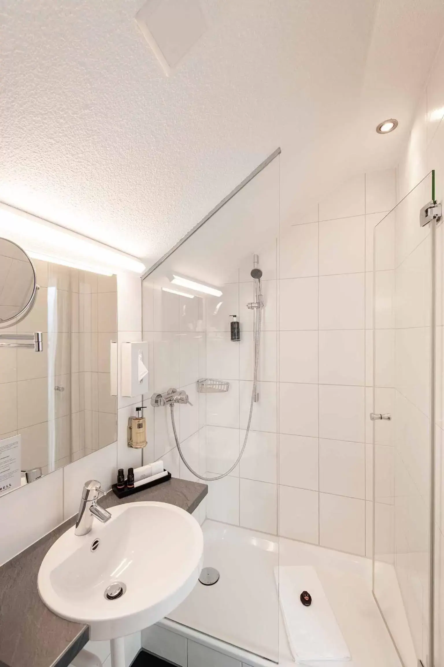 Shower, Bathroom in Sorell Hotel Rex