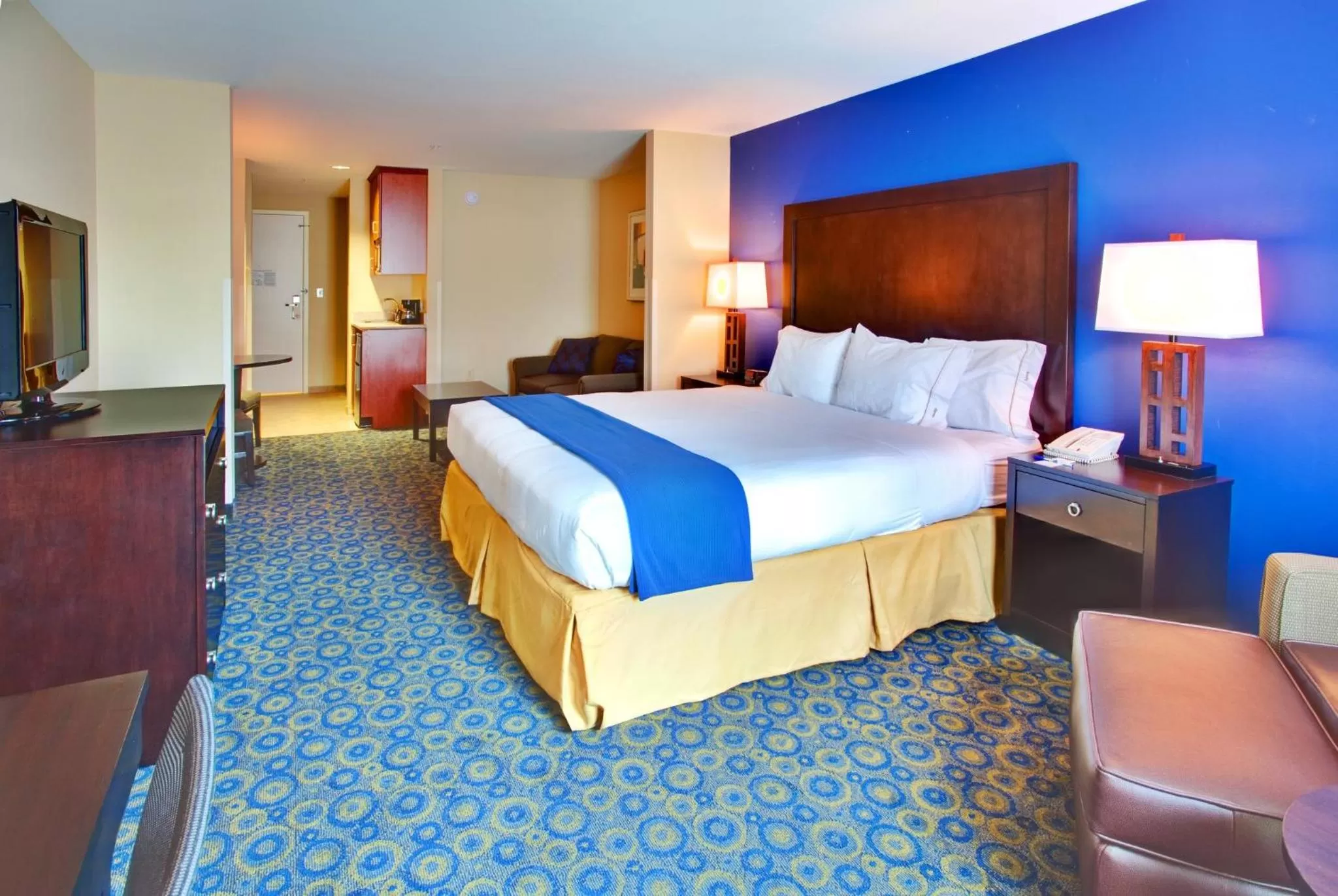 Photo of the whole room, Bed in Holiday Inn Express Hotel & Suites Lake Elsinore by IHG