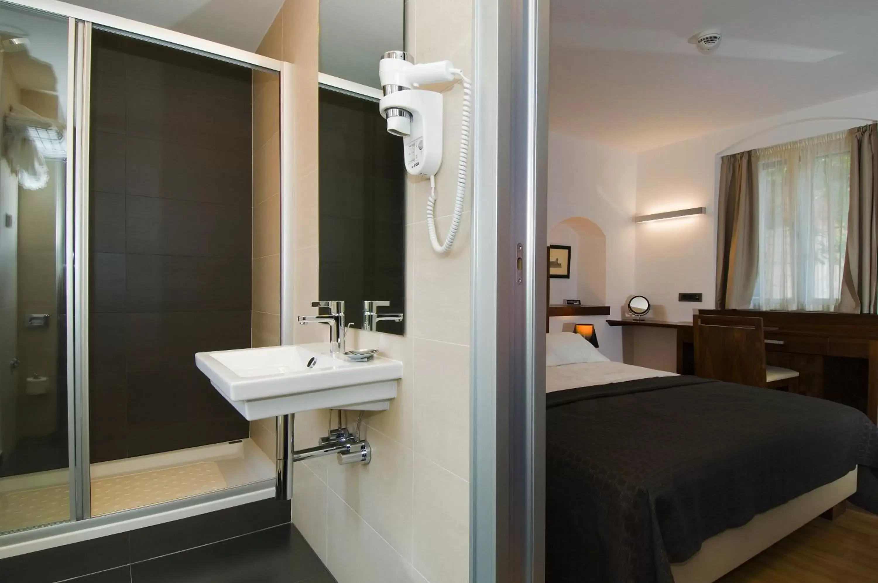 Bed, Bathroom in Hotel Vestibul Palace & Villa - Small Luxury Hotels Of The World