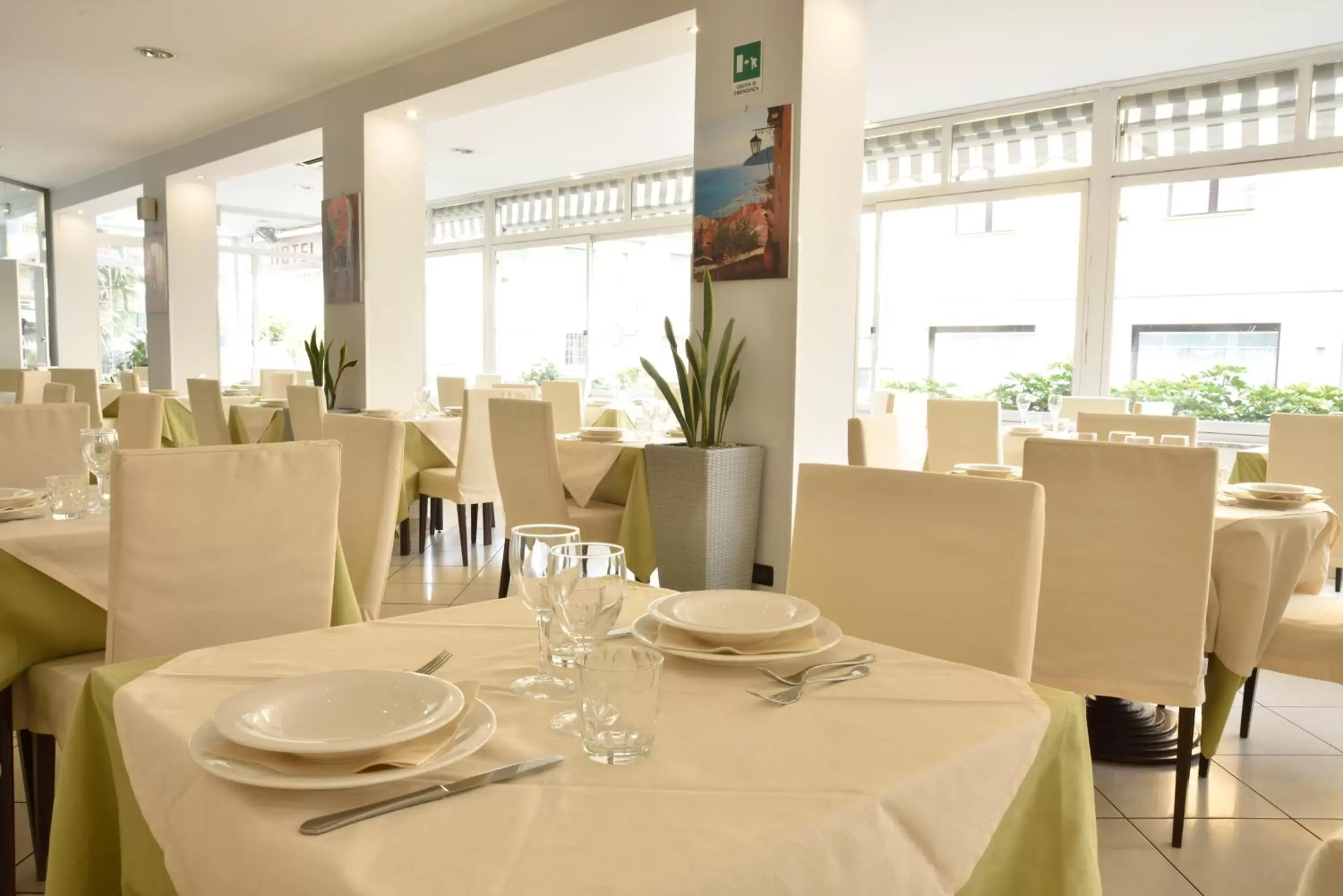 Restaurant/Places to Eat in Hotel Ristorante La Marina Mhotelsgroup