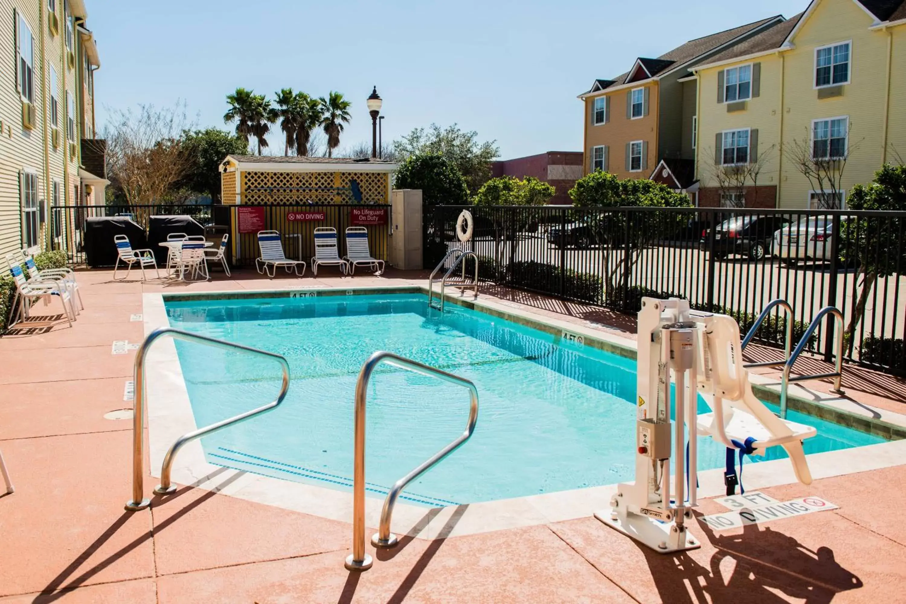 Swimming Pool in TownePlace Suites by Marriott Houston NASA/Clear Lake