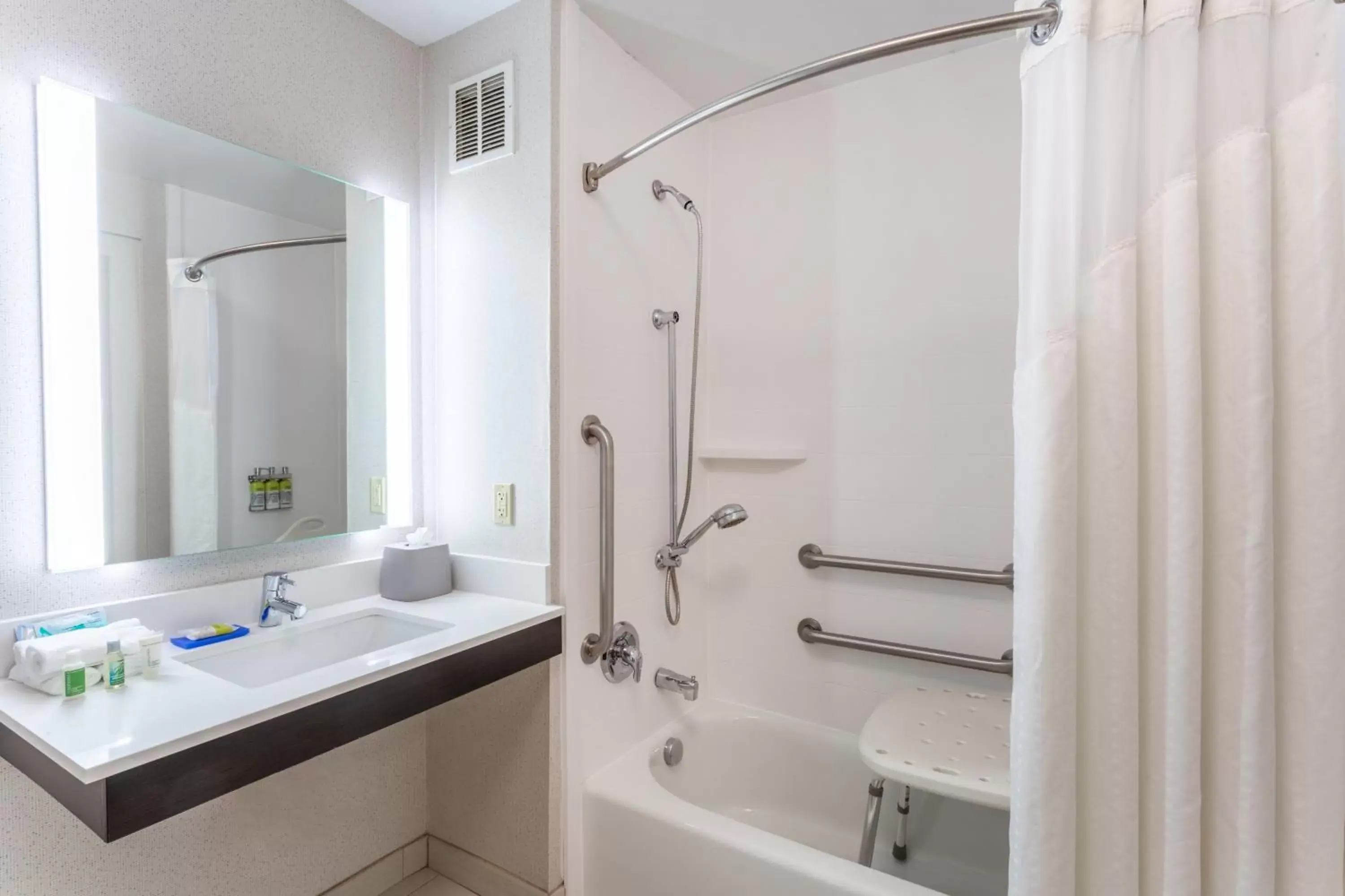 Bathroom in Holiday Inn Express & Suites White Haven - Poconos, an IHG hotel