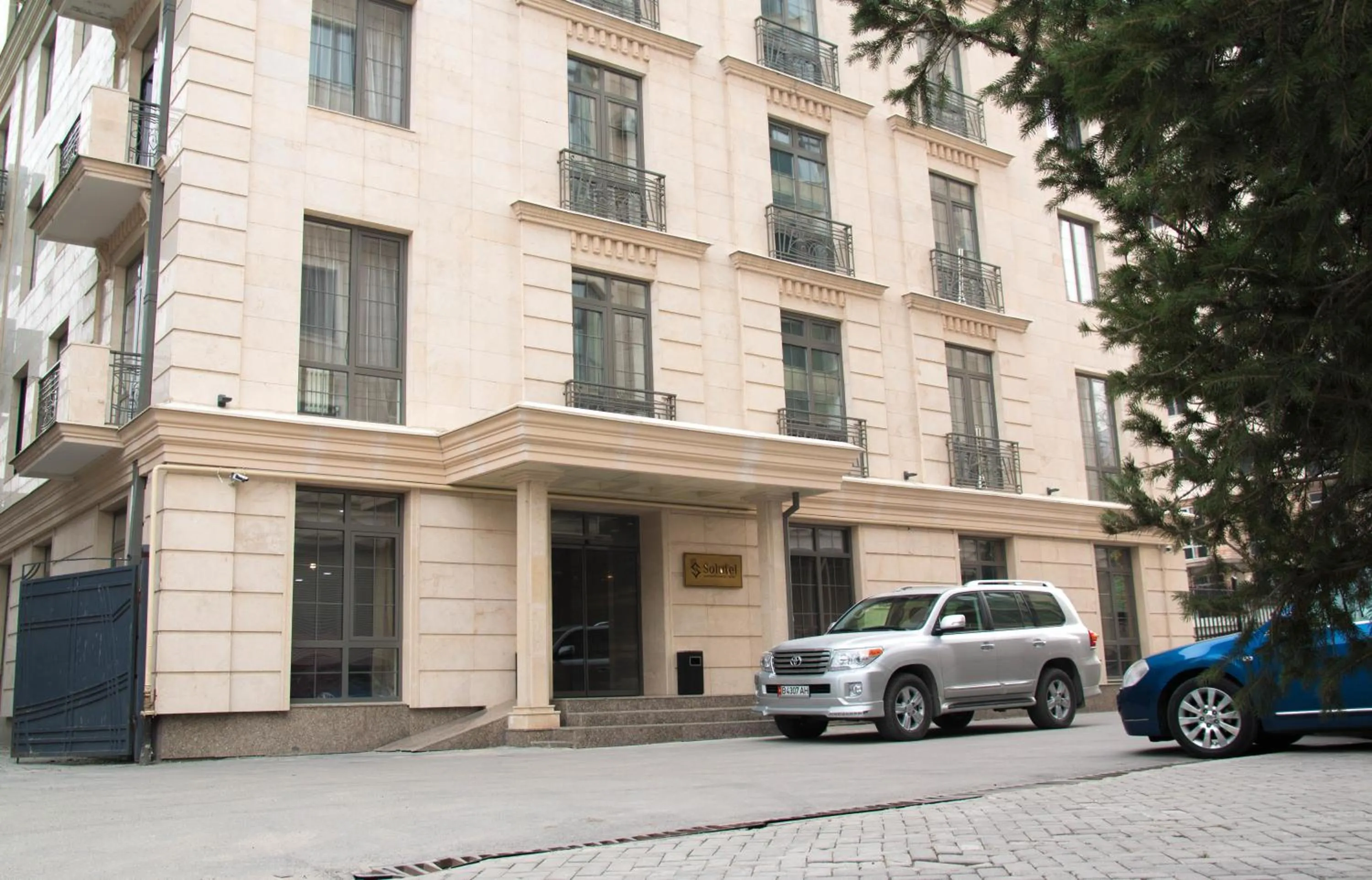 Facade/entrance in Solutel Hotel