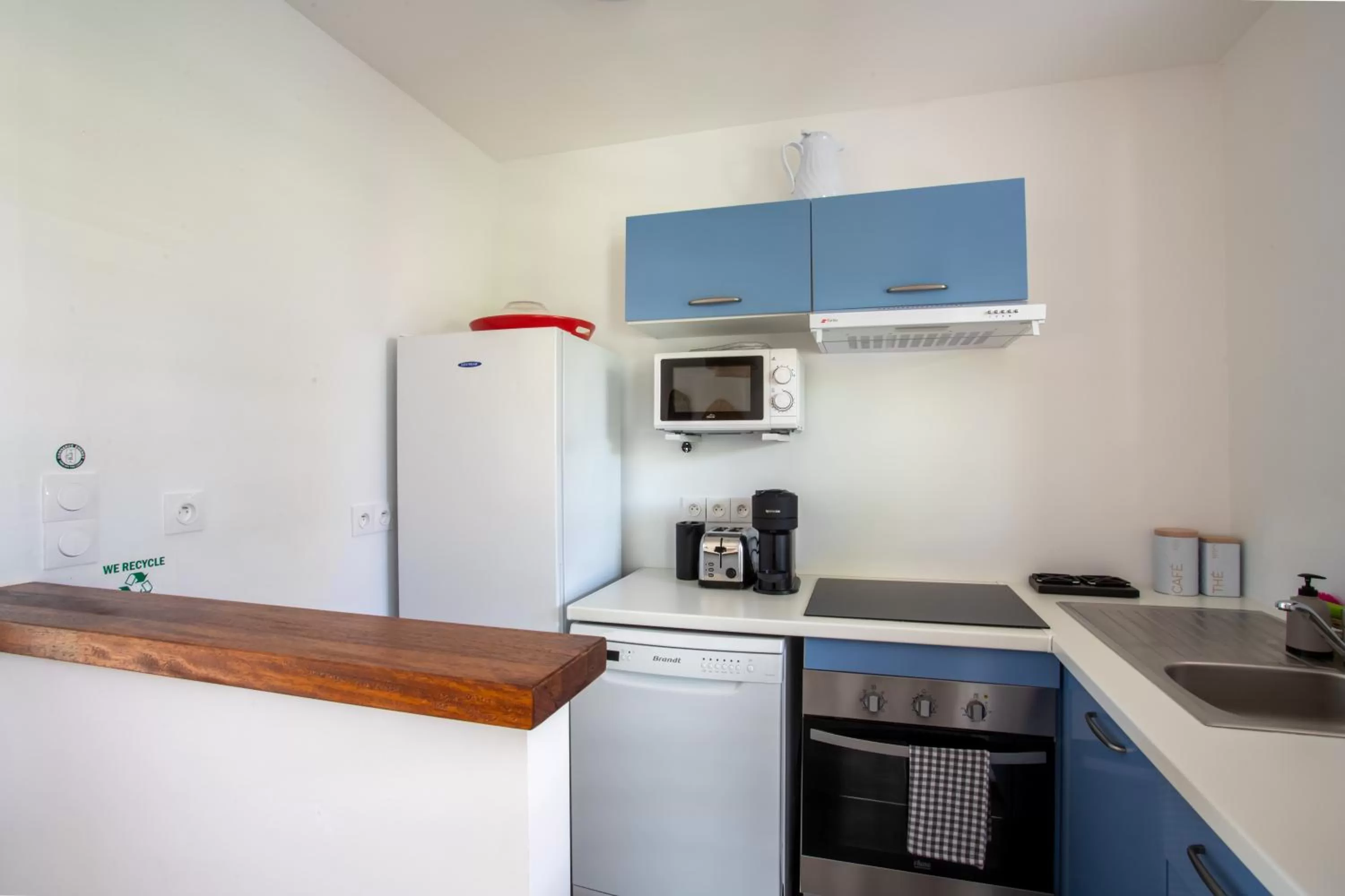 Coffee/tea facilities in Hôtel Guadeloupe Palm Suites
