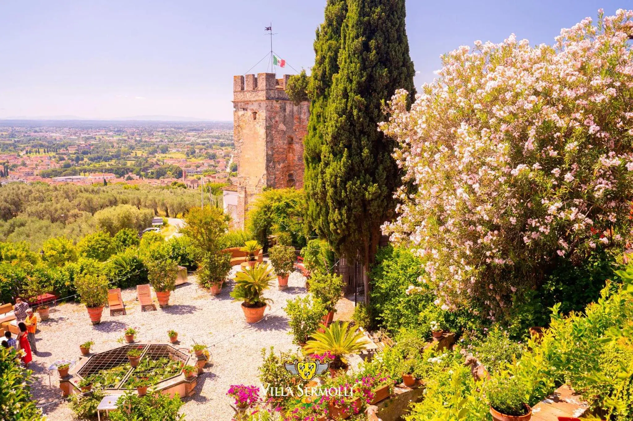 Garden in Hotel Villa Sermolli