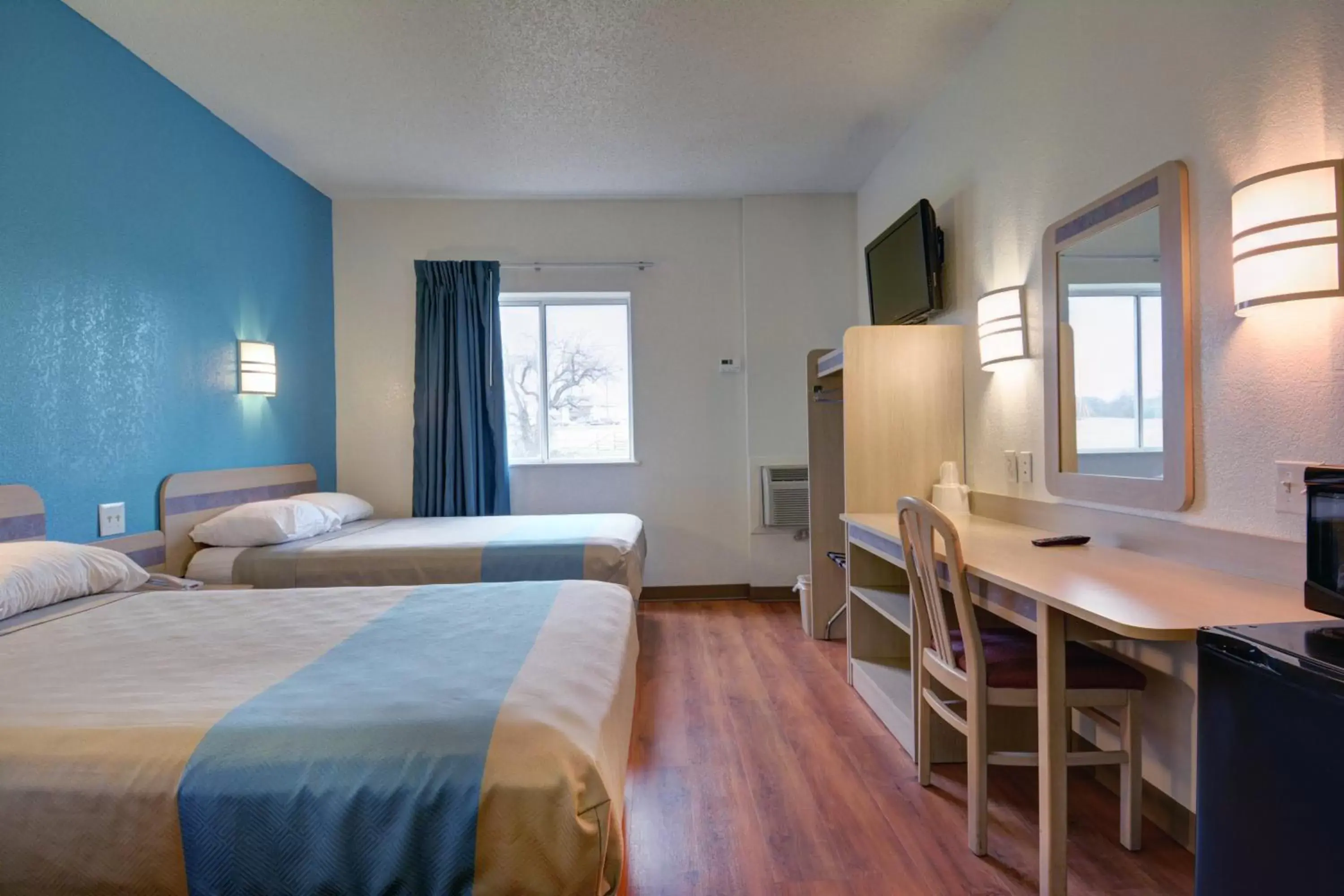 TV and multimedia in Motel 6-Denison, TX