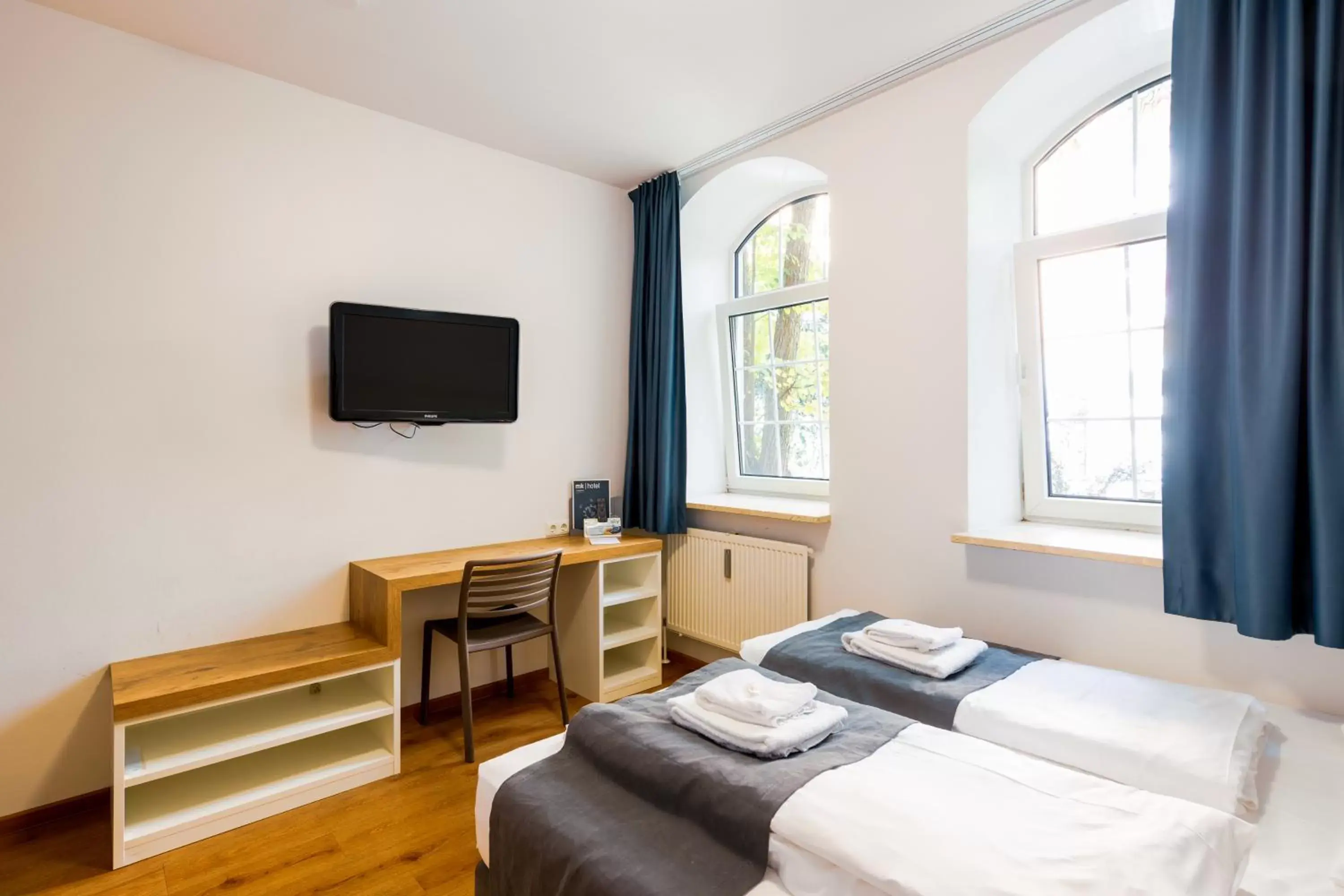 TV and multimedia, Bed in mk hotel münchen max-weber-platz