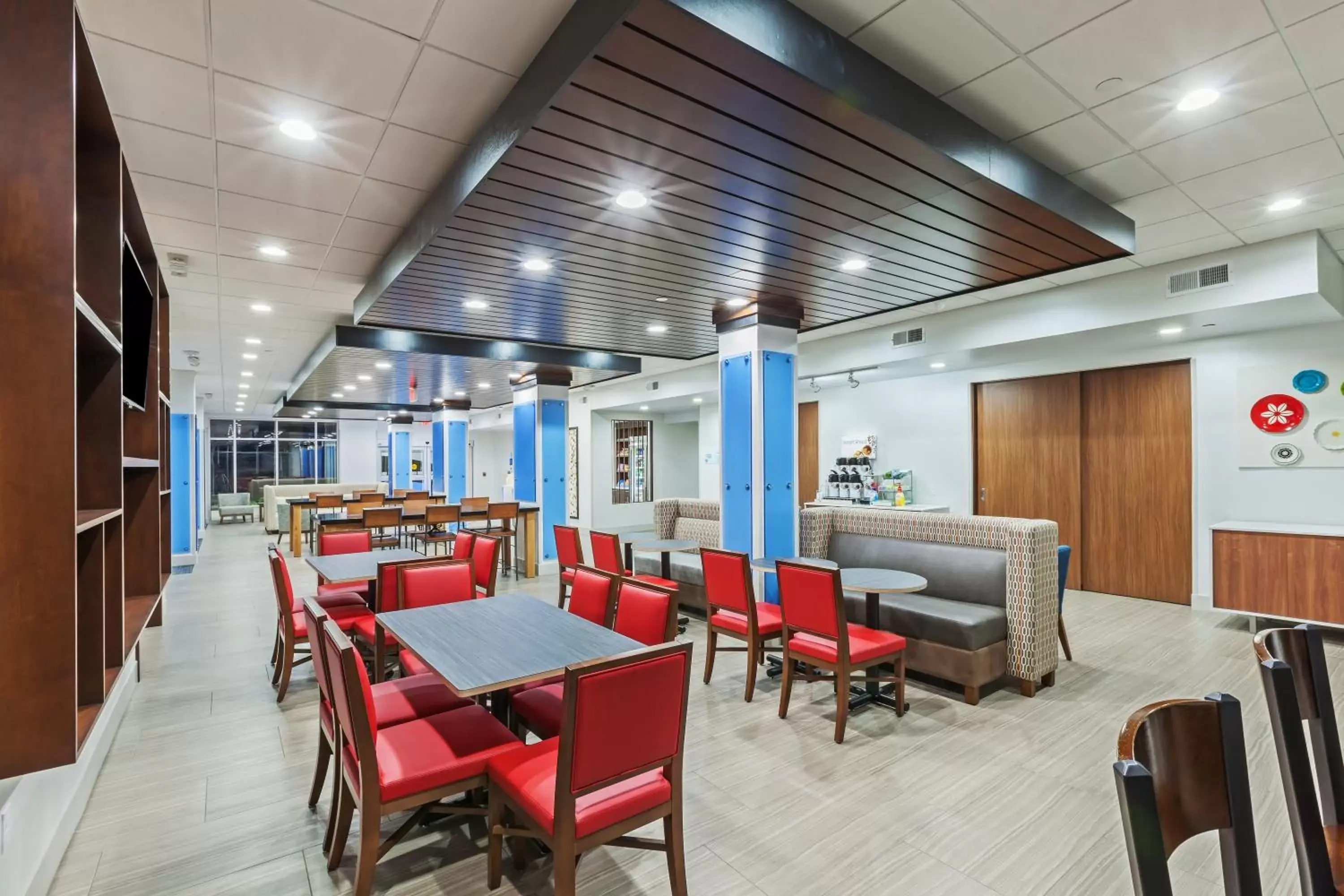 Breakfast, Restaurant/Places to Eat in Holiday Inn Express & Suites - Coffeyville, an IHG Hotel