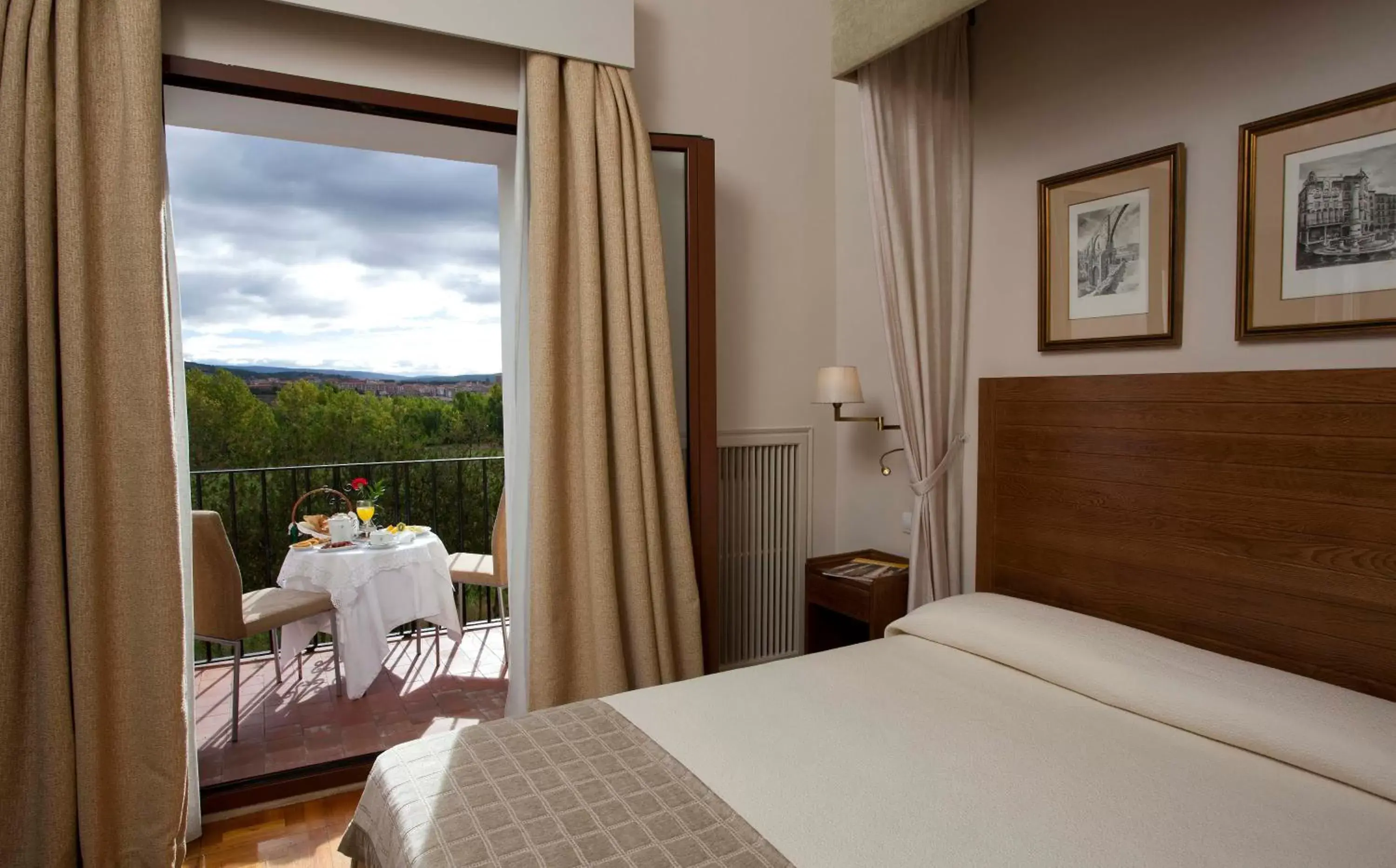 Bed in Parador de Teruel