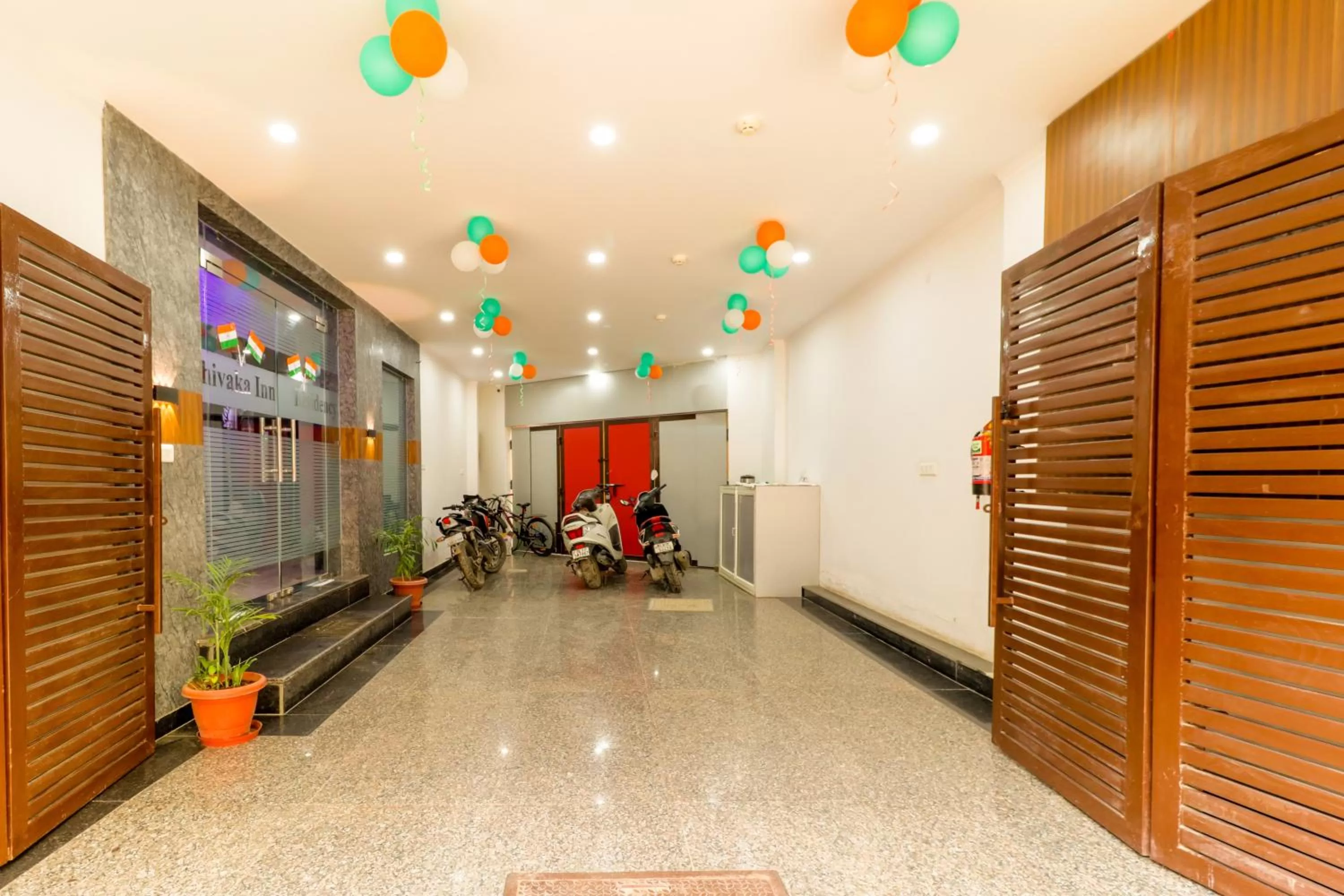 Parking in Airport Hotel Shivaka Inn