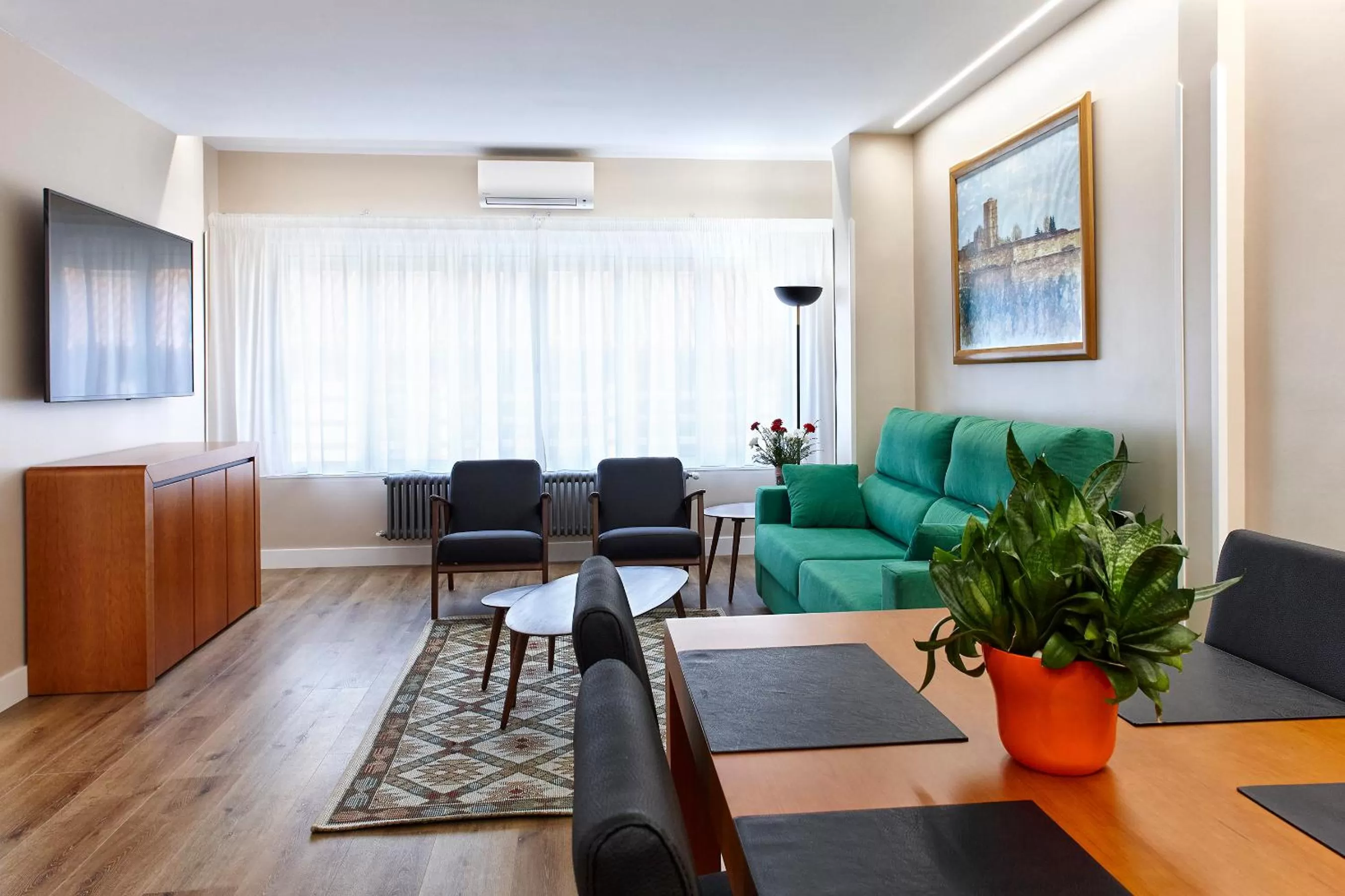 TV and multimedia in Zenit Dos Infantas