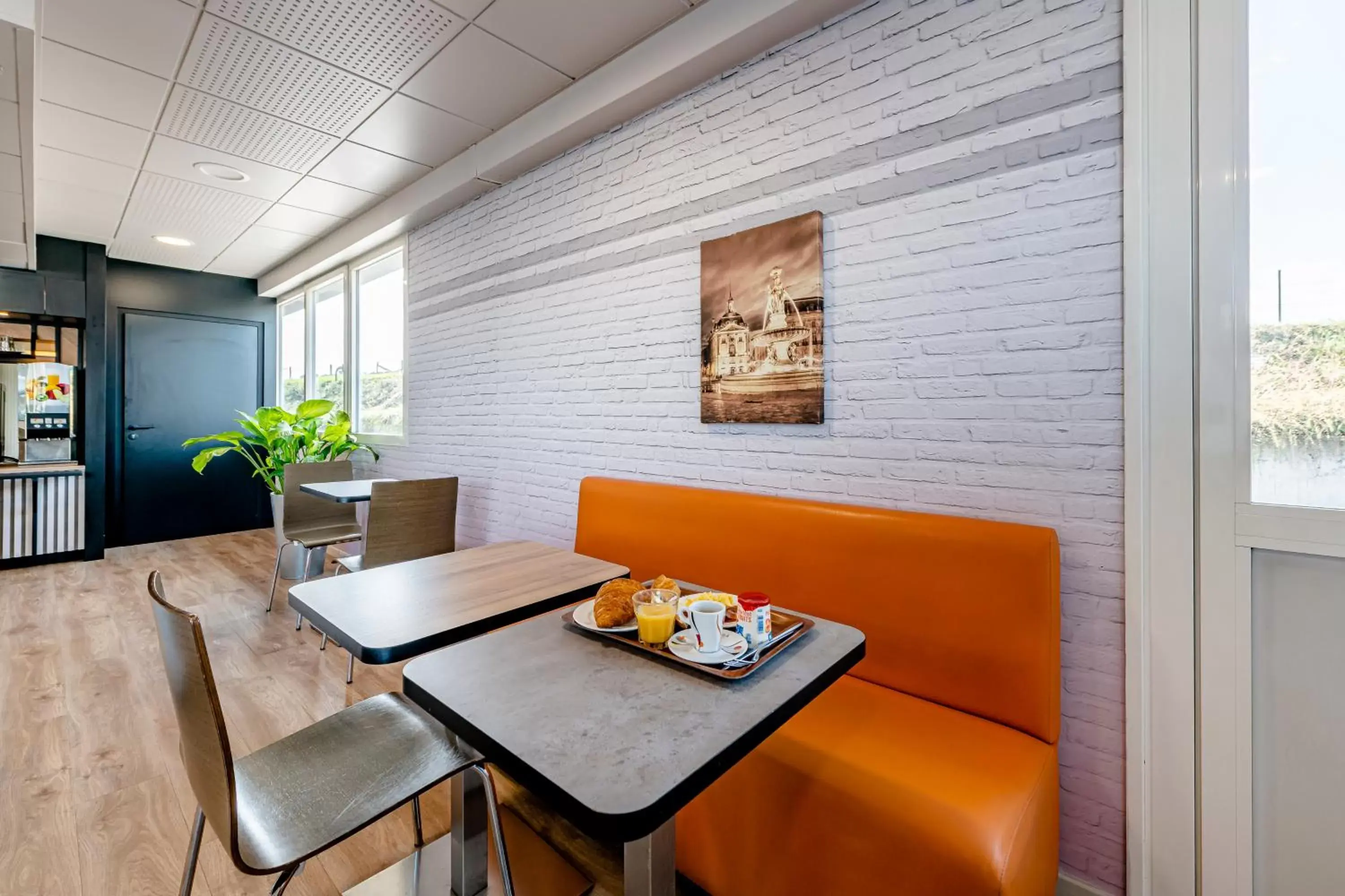 Breakfast, Dining Area in B&B HOTEL Bordeaux Talence