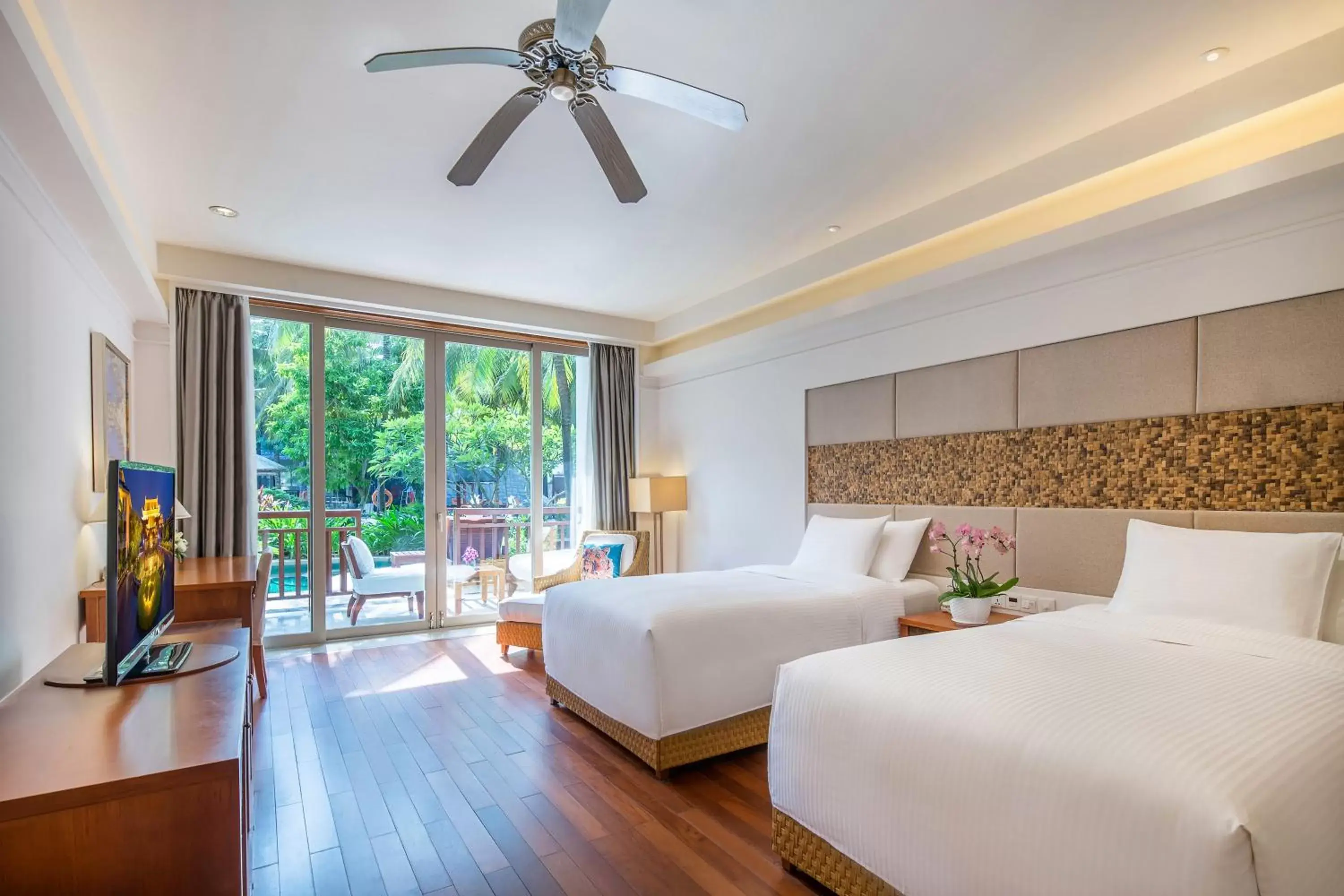 Bedroom, Bed in Huayu Resort & Spa Yalong Bay Sanya