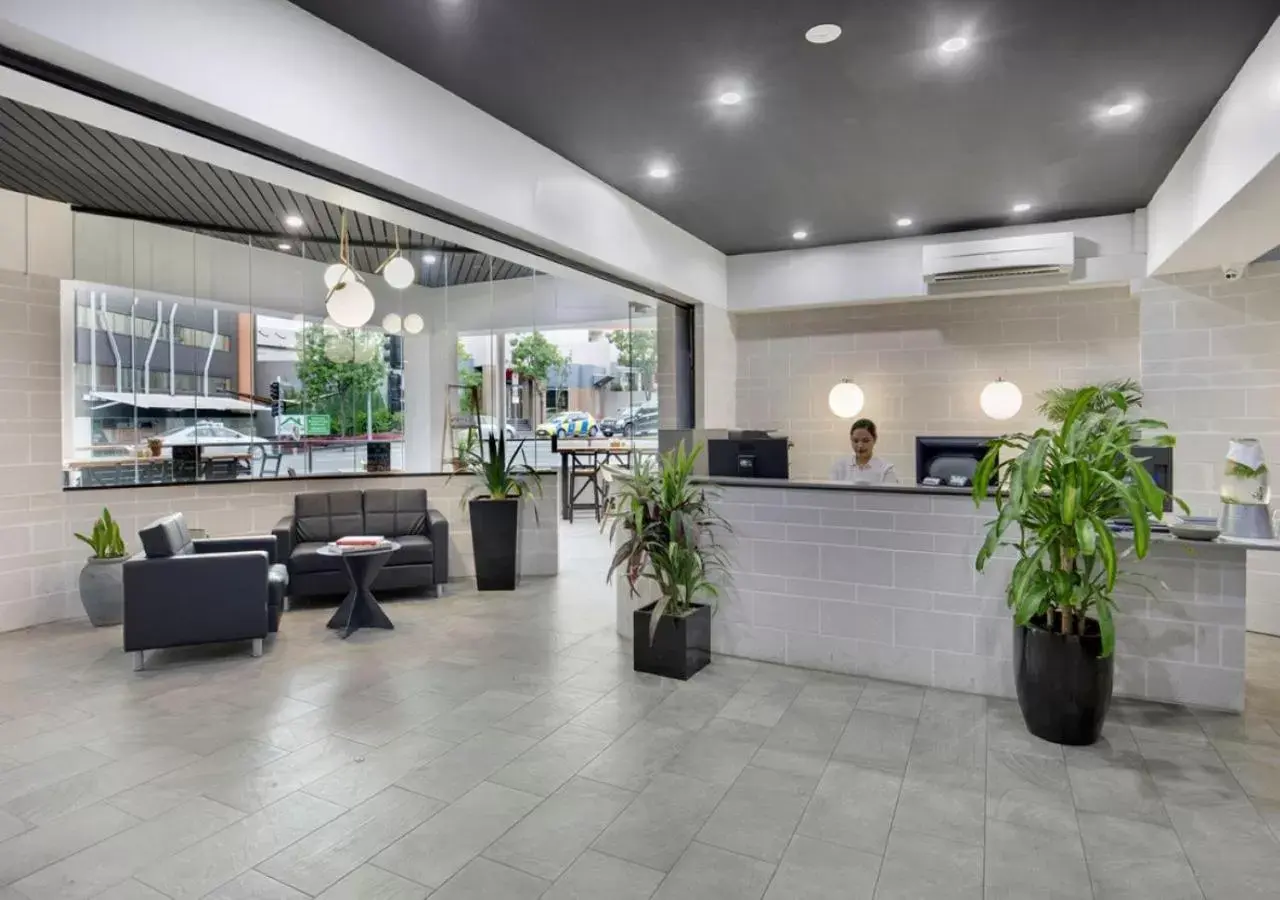 Restaurant/places to eat, Lobby/Reception in The Metropolitan Spring Hill