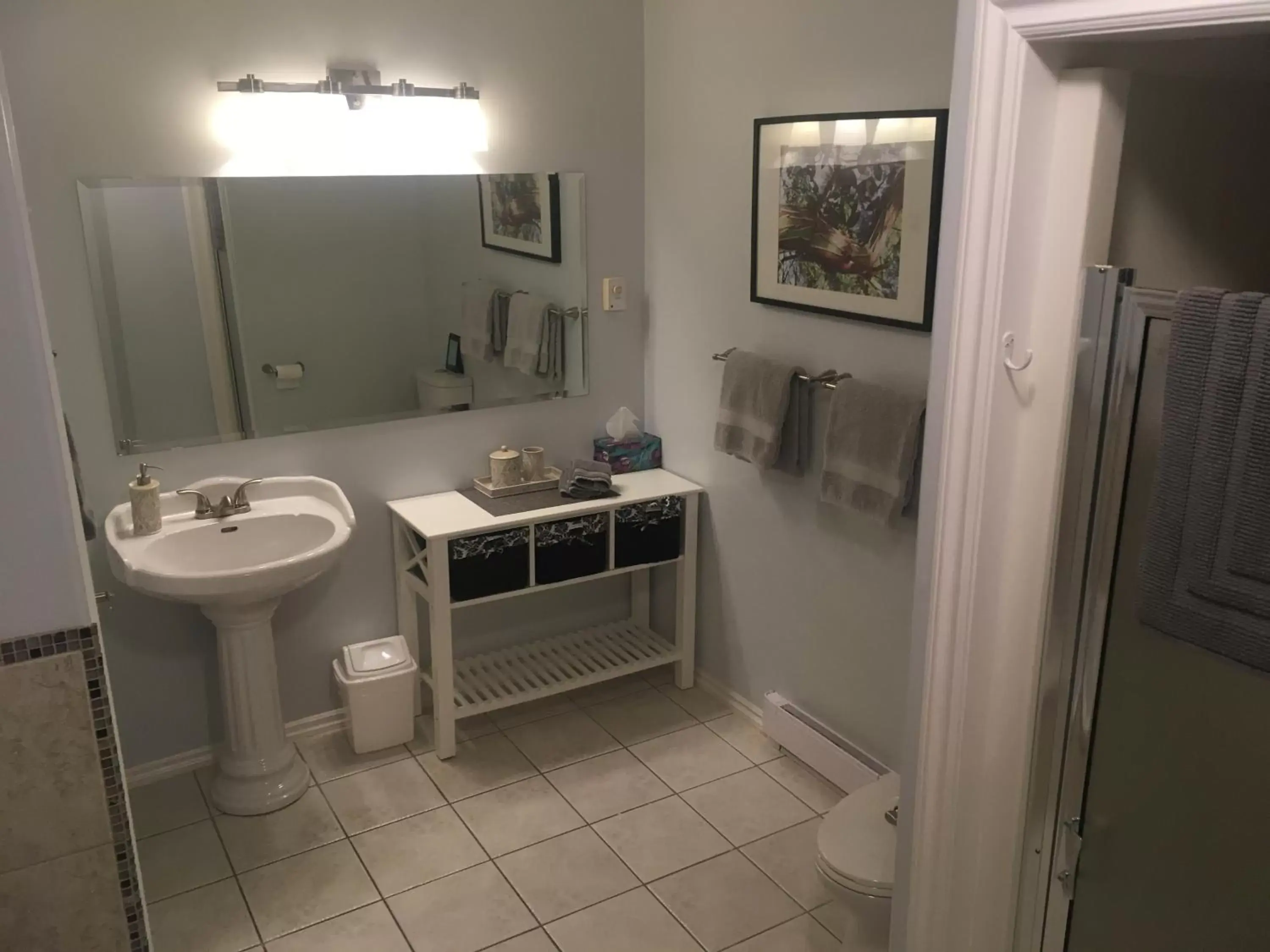 Bathroom in Long Lake Waterfront Bed and Breakfast