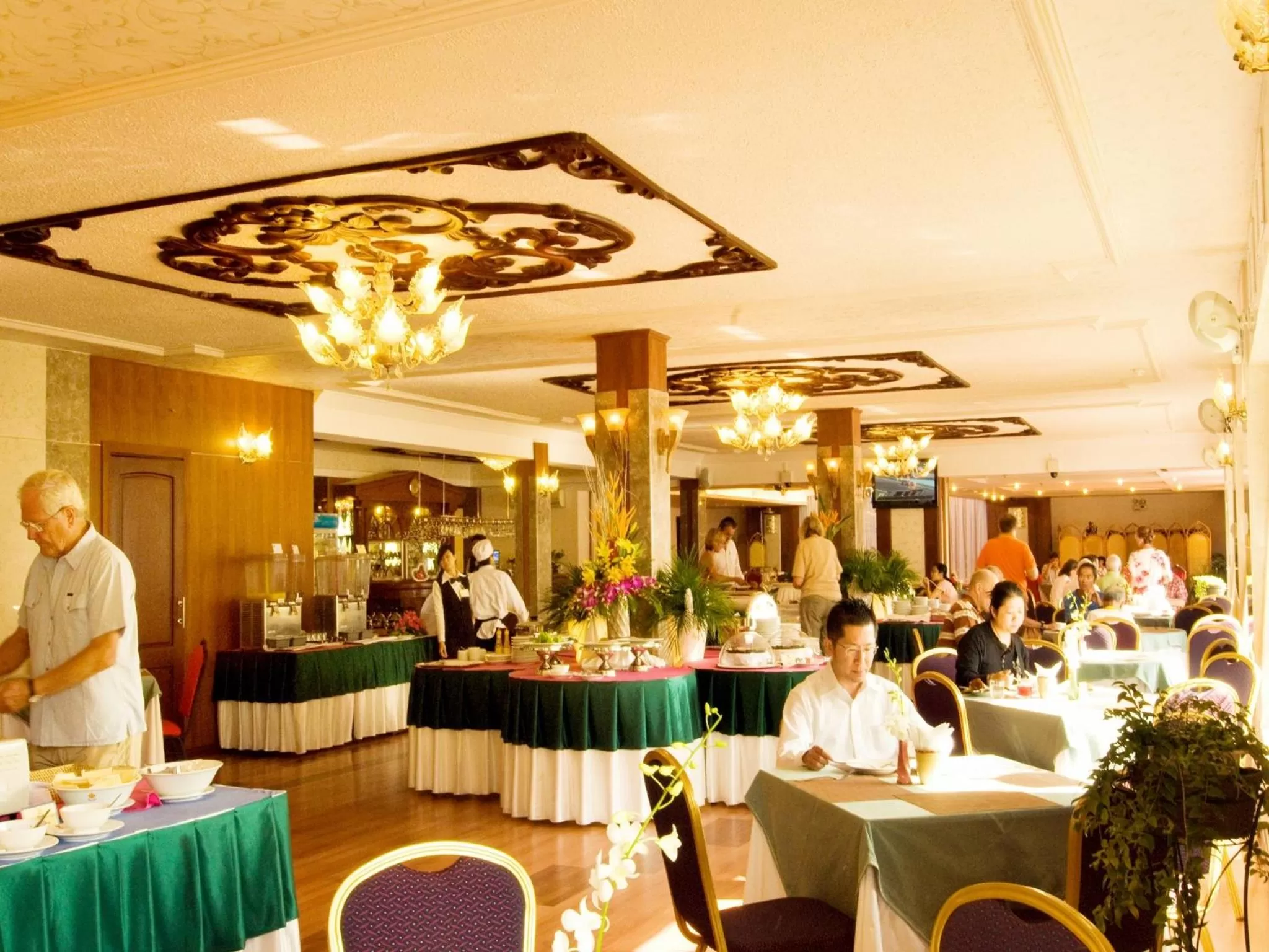 Restaurant/places to eat in Huong Sen Hotel