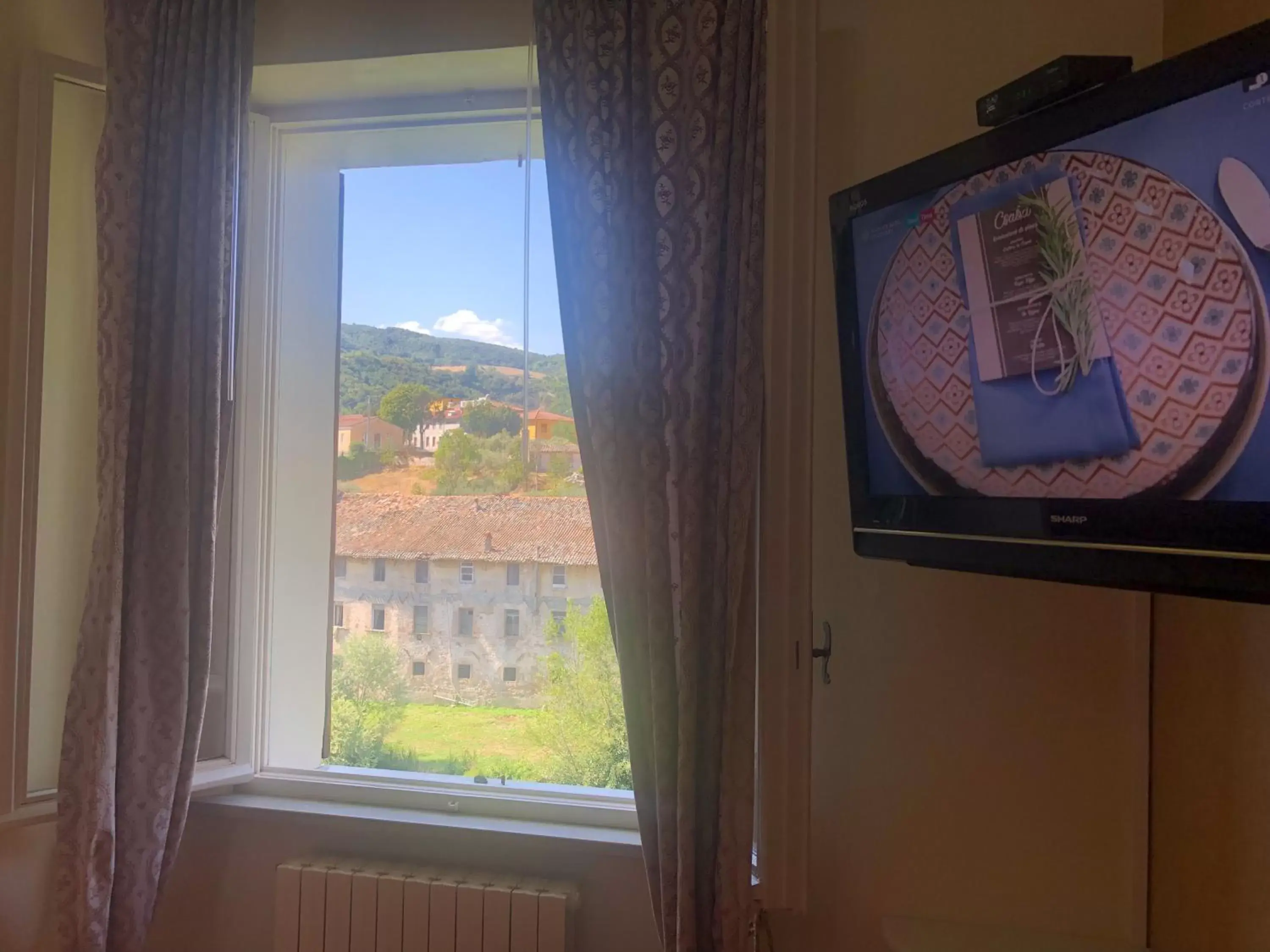 View (from property/room), Mountain View in La Finestra sul Fiume