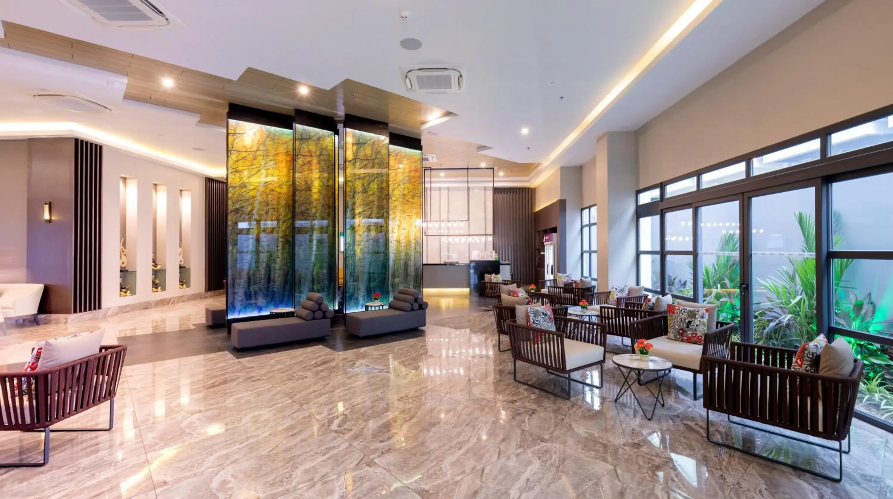 Lobby or reception, Restaurant/Places to Eat in Woovo Phuket Patong - SHA Extra Plus