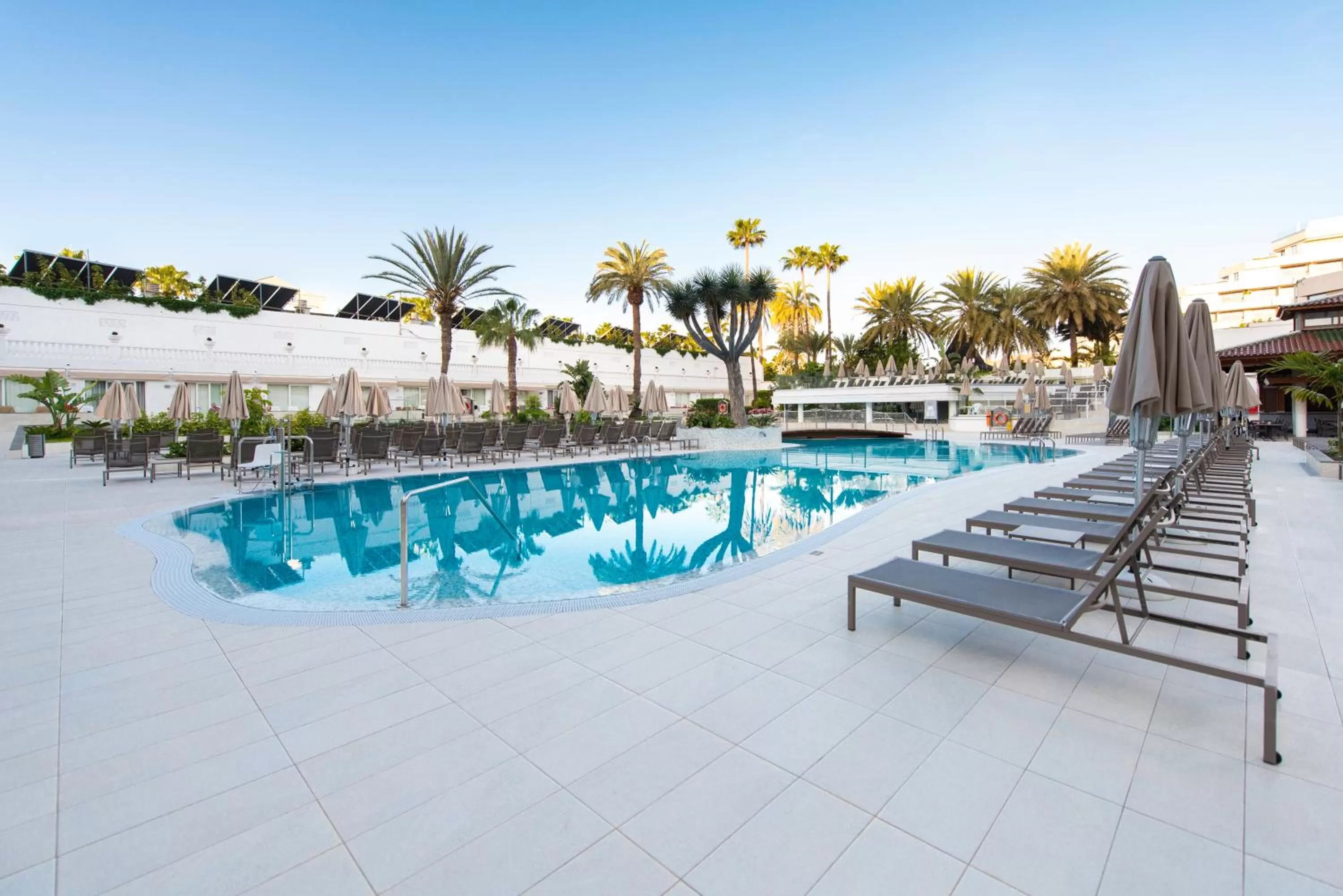 Swimming pool in Spring Hotel Vulcano