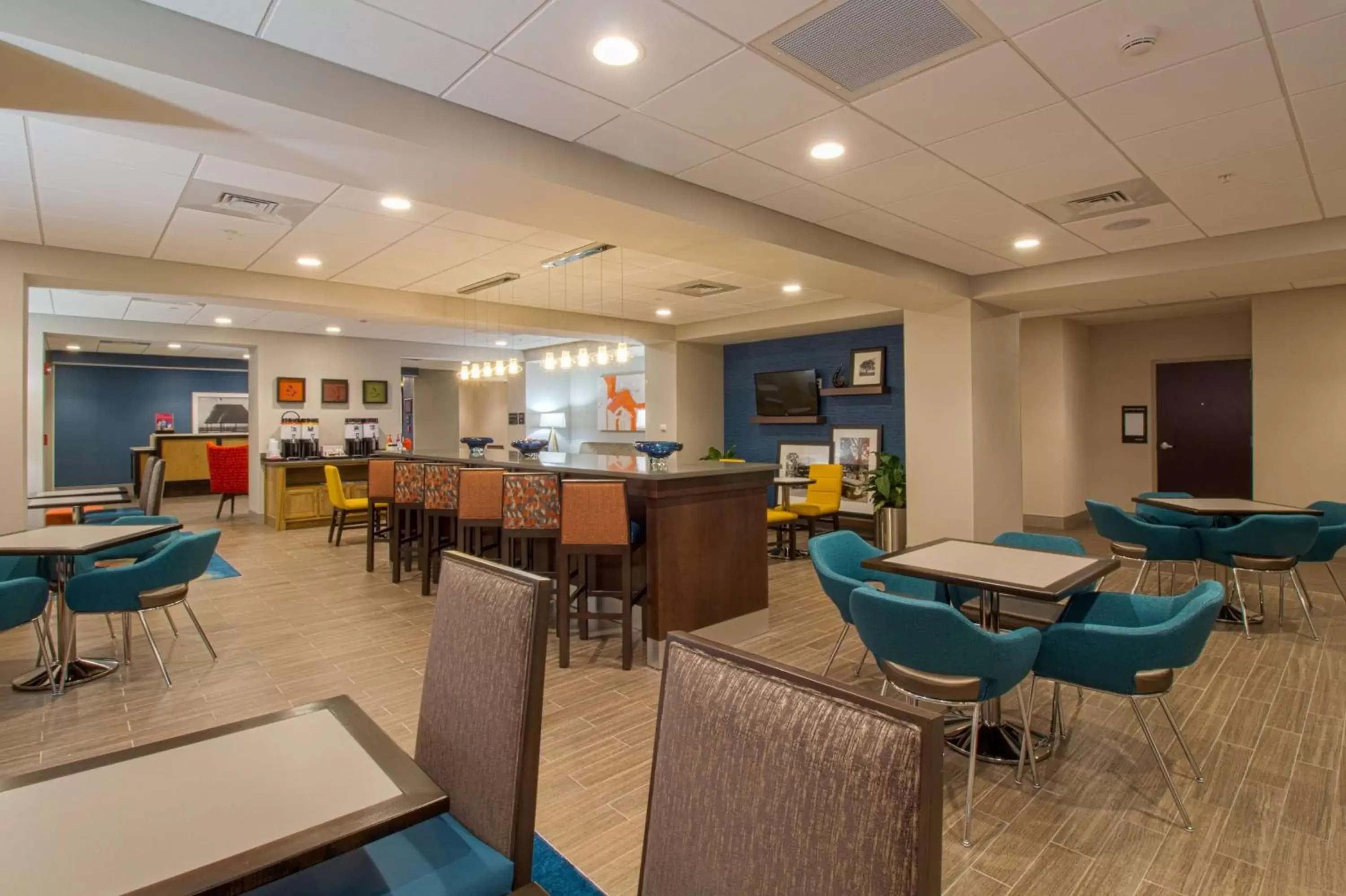 Dining area, Restaurant/Places to Eat in Hampton Inn Crestview South I-10, Fl