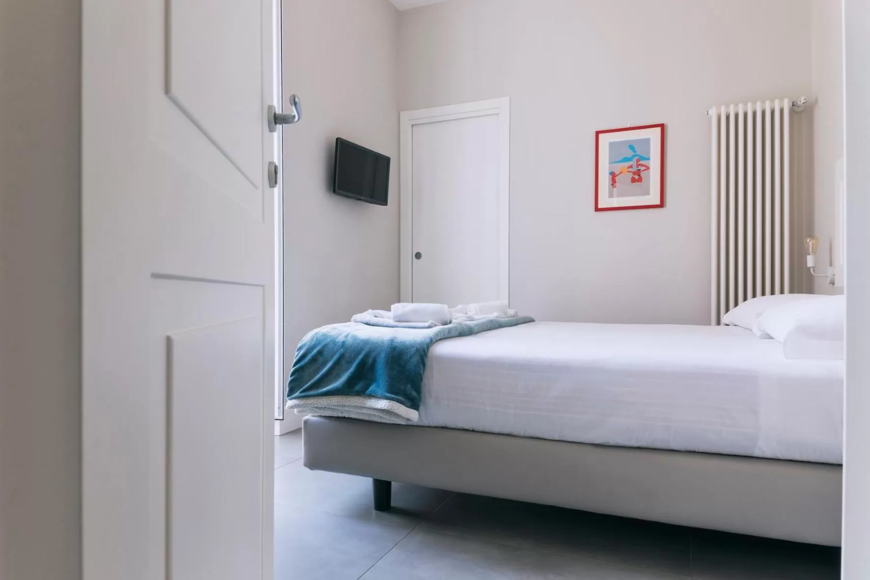 Bedroom, Bed in Up25