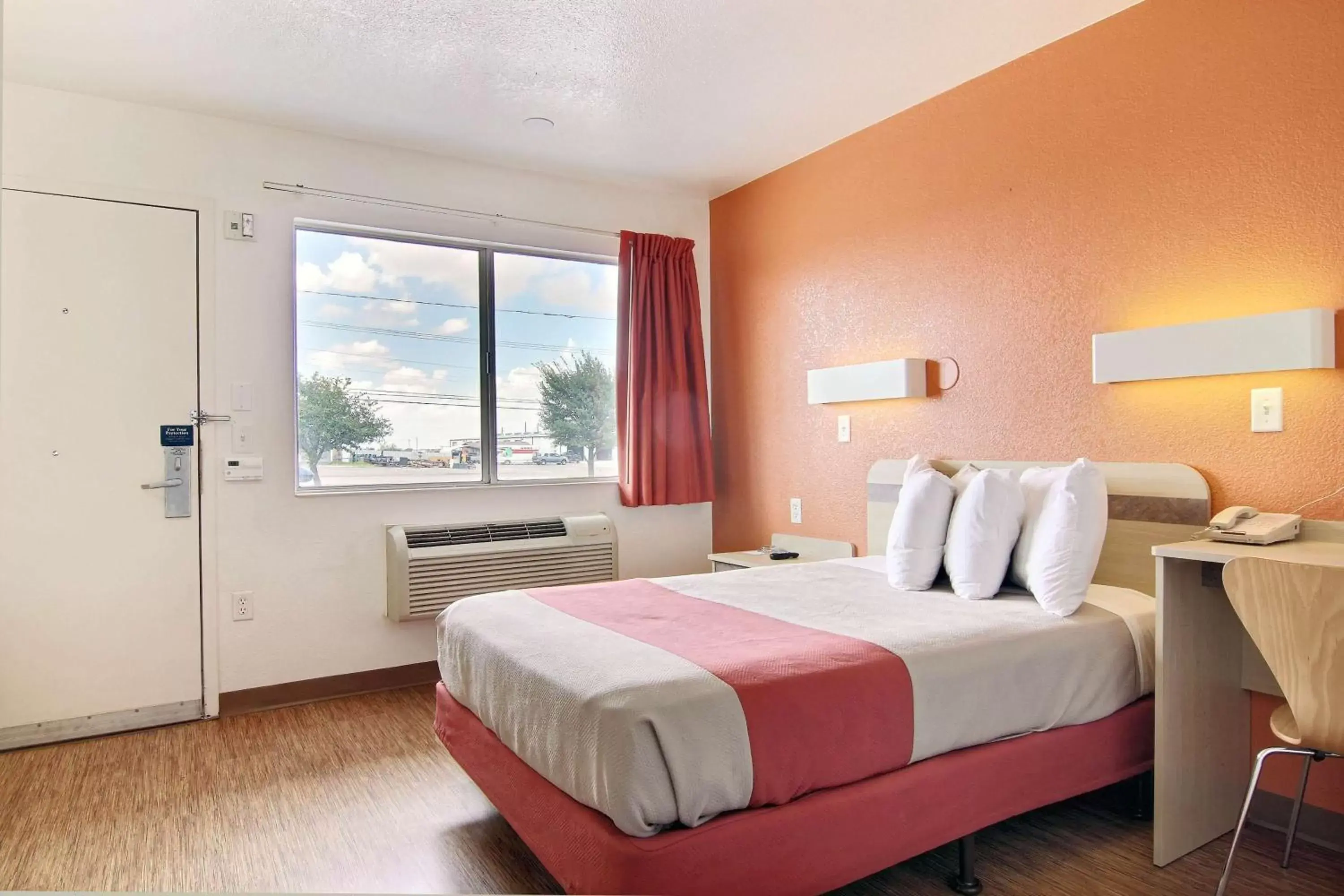 Bedroom, Bed in Motel 6-Fort Stockton, TX