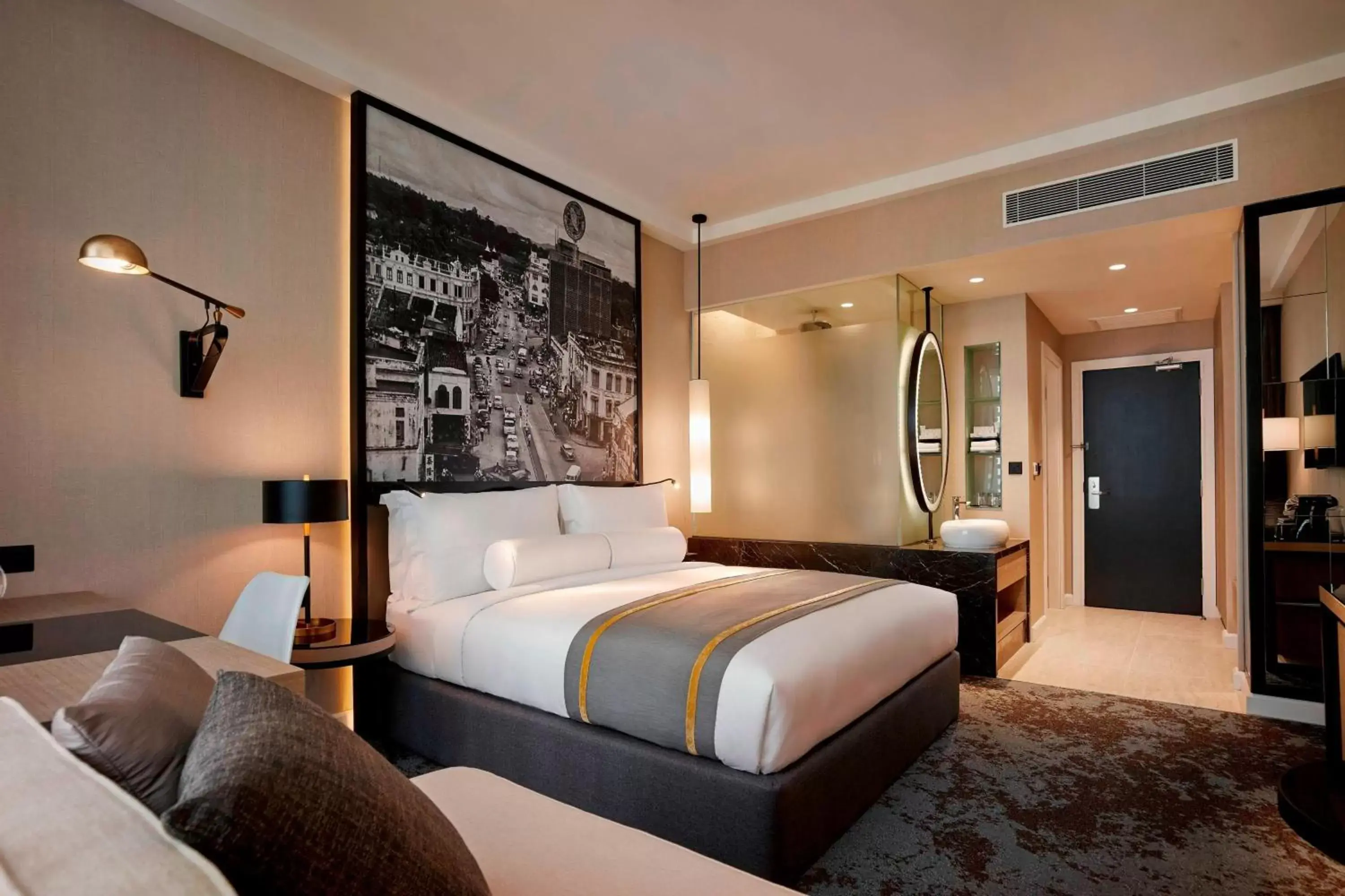 Photo of the whole room, Bed in Hotel Stripes Kuala Lumpur, Autograph Collection