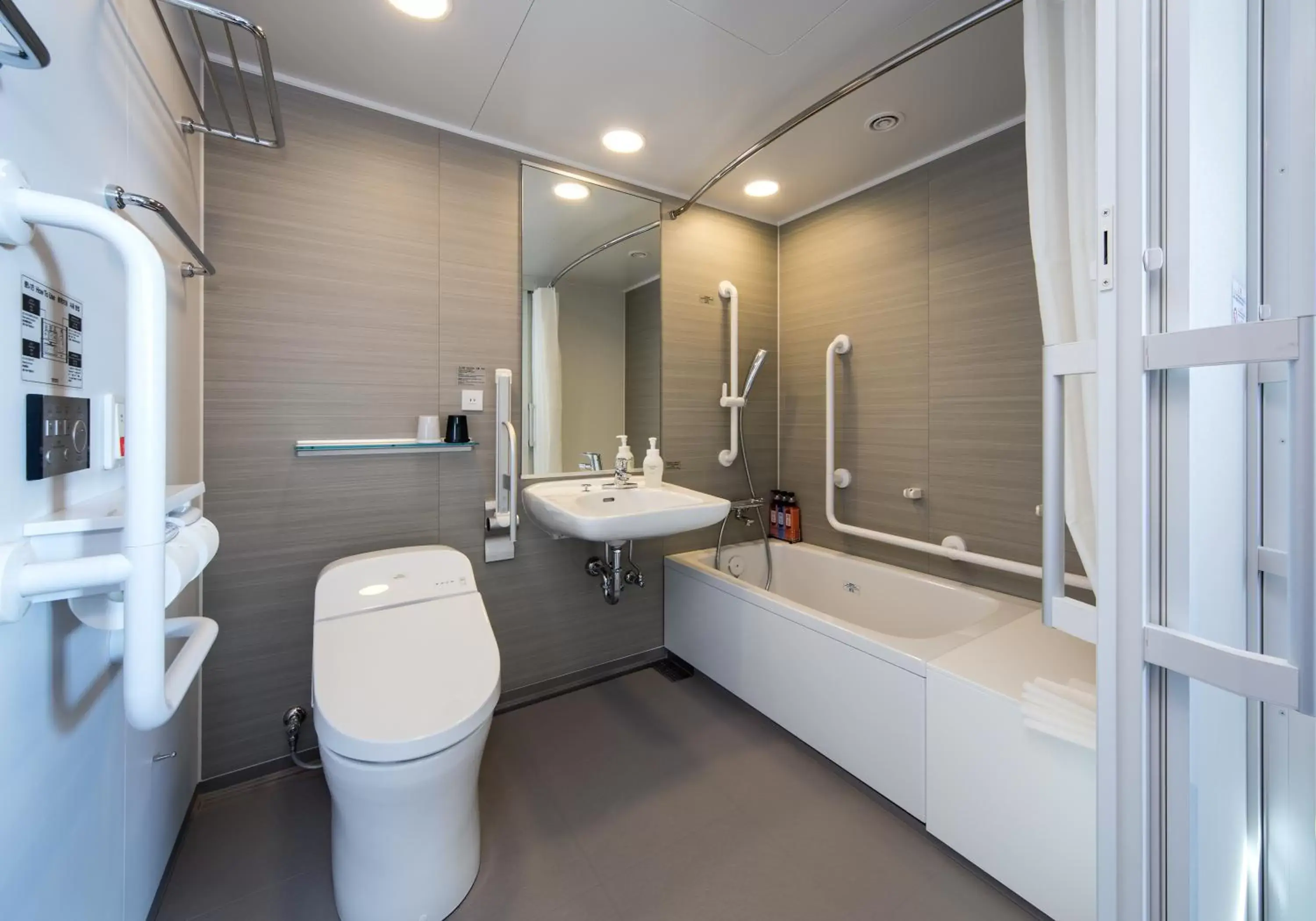 Area and facilities, Bathroom in Daiwa Roynet Hotel Chiba Ekimae