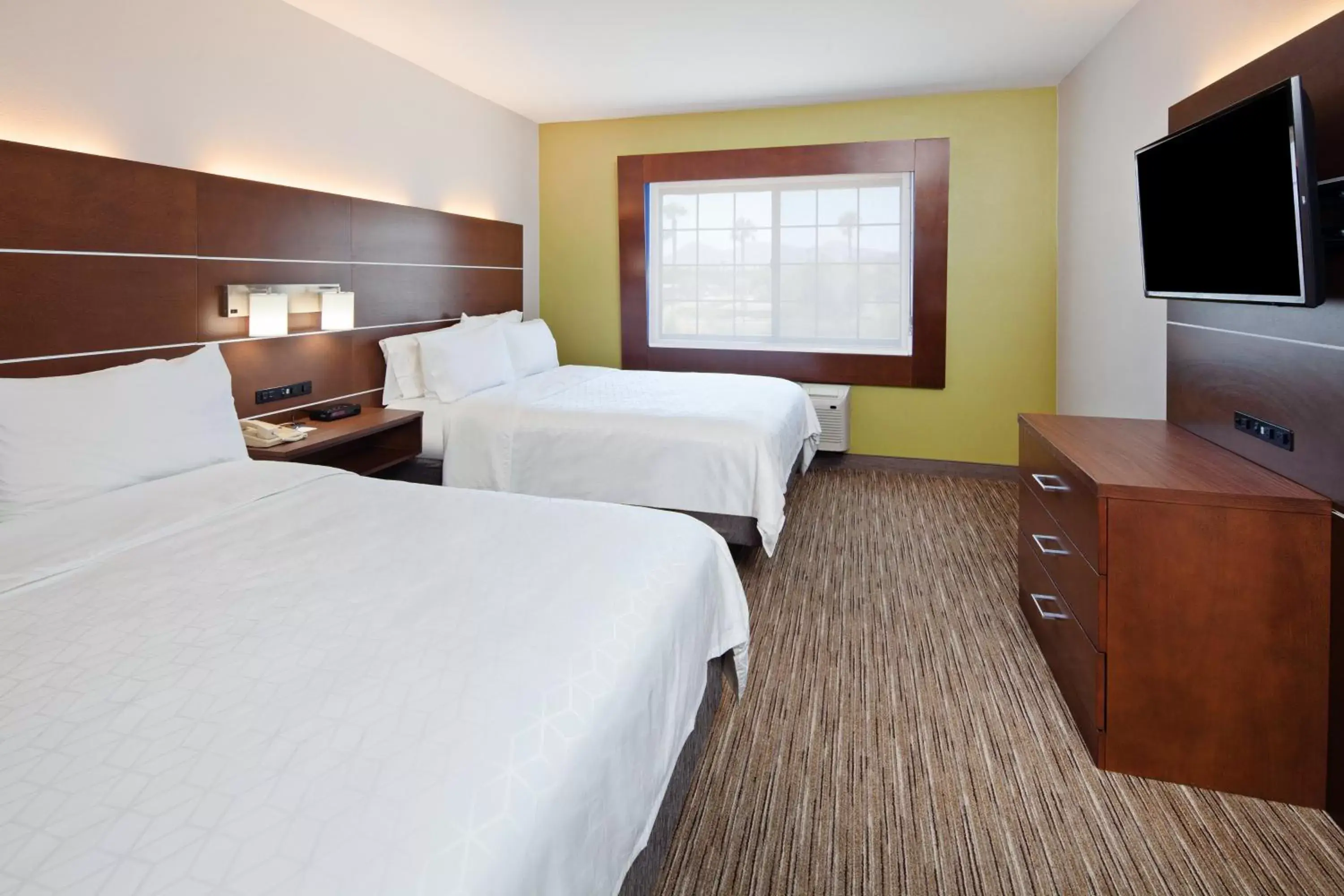 Photo of the whole room, Bed in Holiday Inn Express & Suites Rancho Mirage - Palm Spgs Area, an IHG Hotel