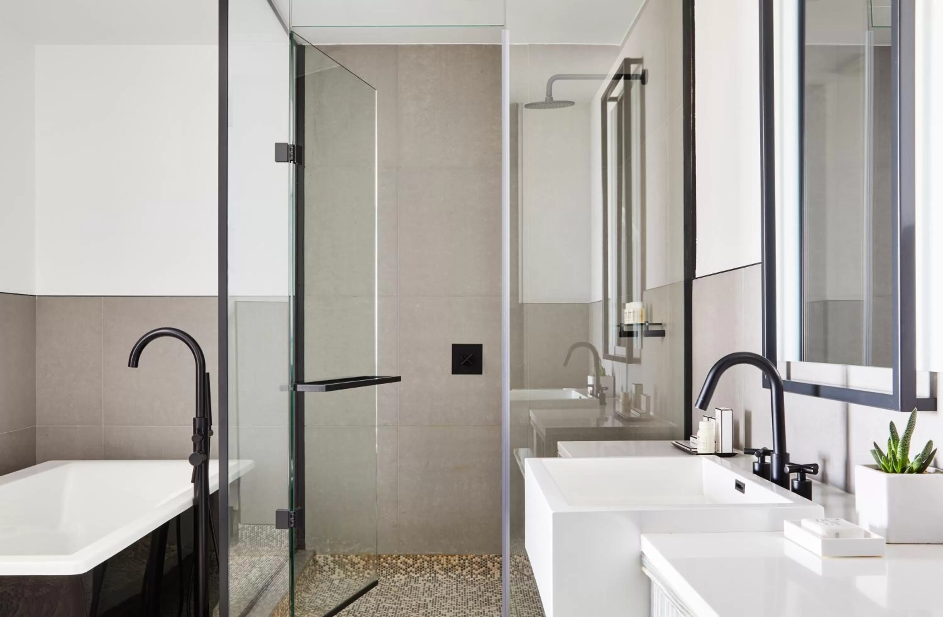 Shower in The William Vale