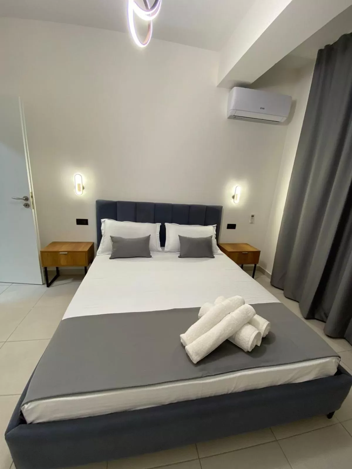 Photo of the whole room, Bed in Maor Hotel