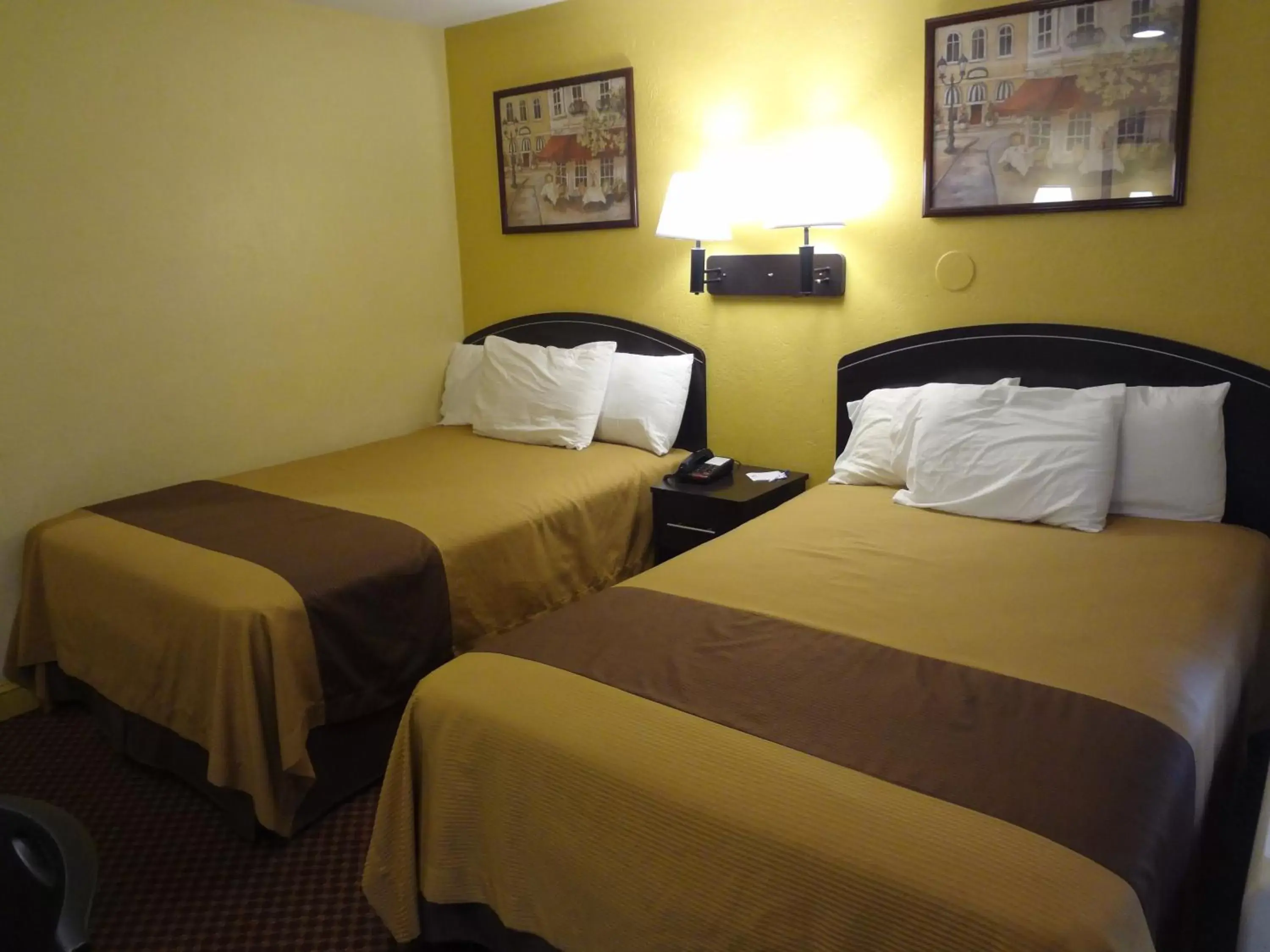 Bed in Americas Best Value Inn - Goldsboro