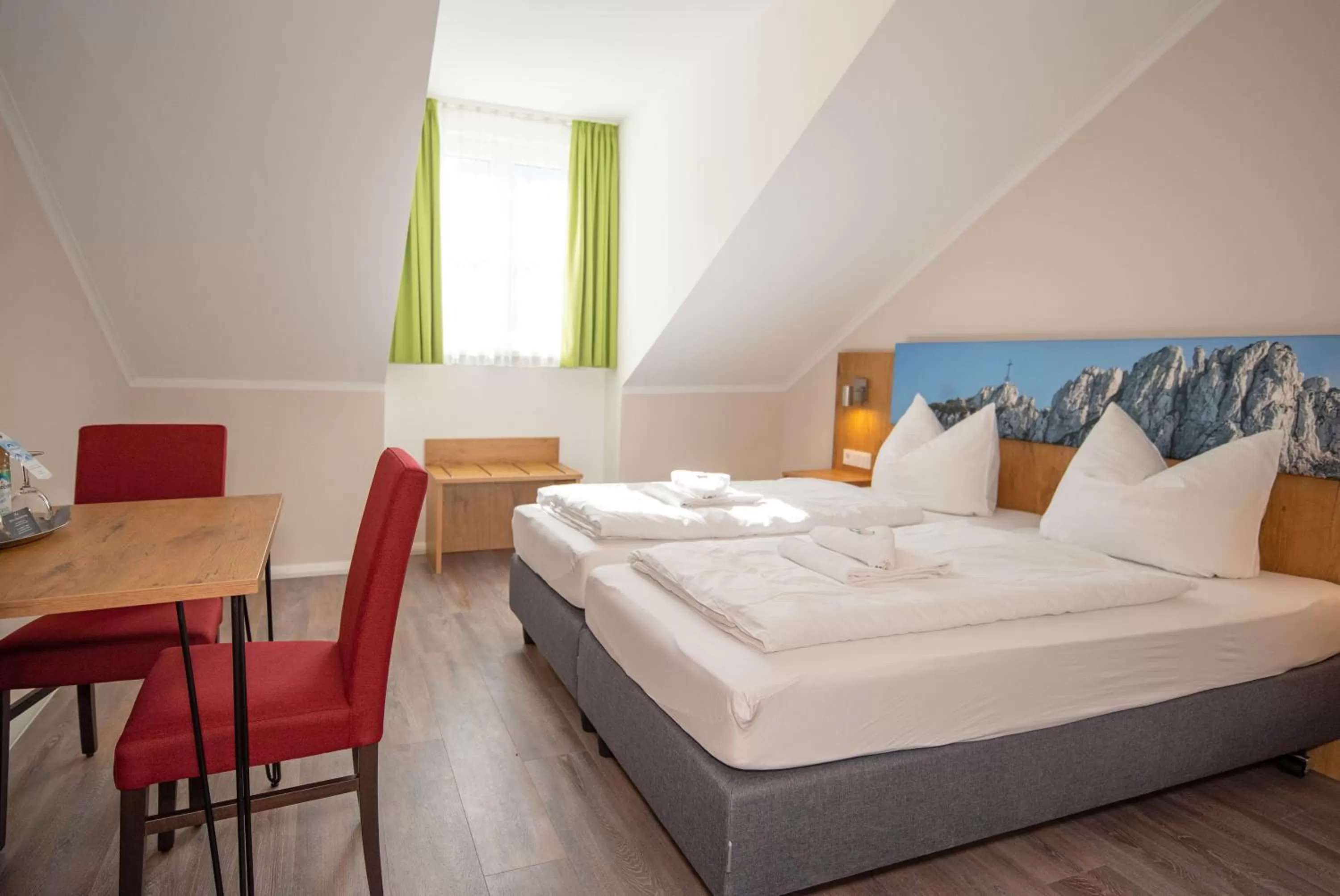 Dining area, Bed in Hotel Hohenaschau