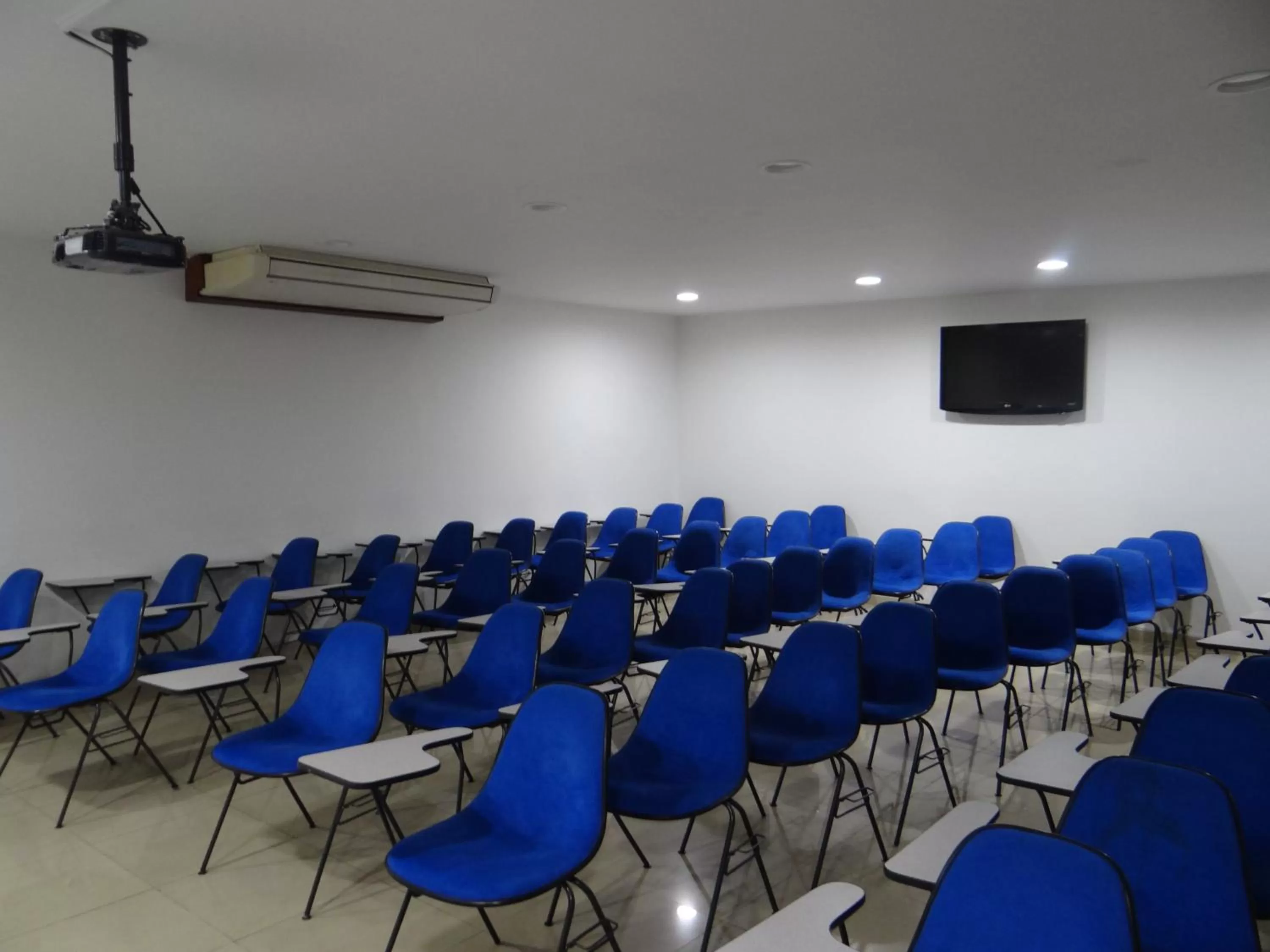Lounge or bar in Atlantis Plaza Hotel Cúcuta