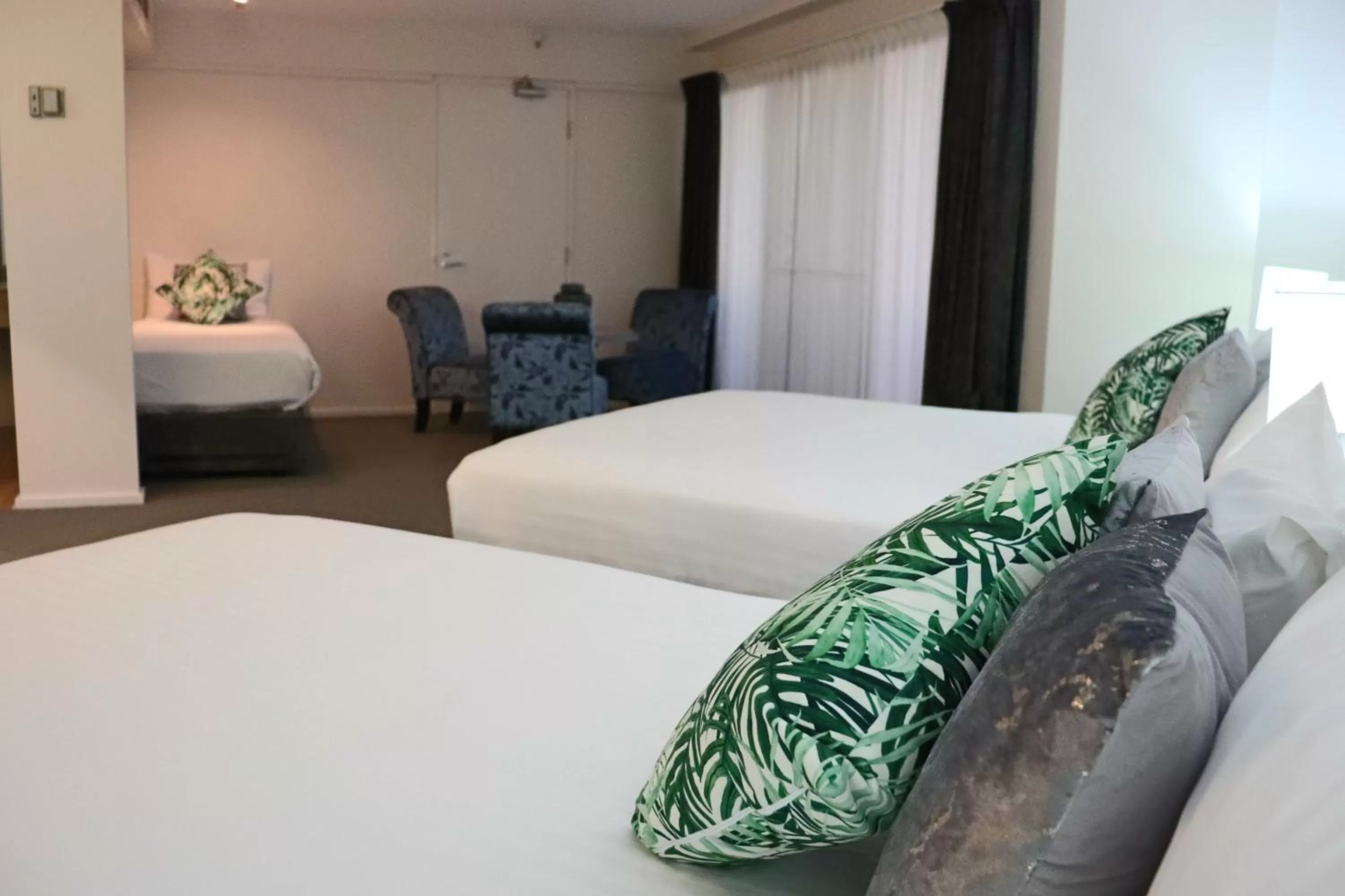 Seating area, Bed in The Lord Forrest Hotel