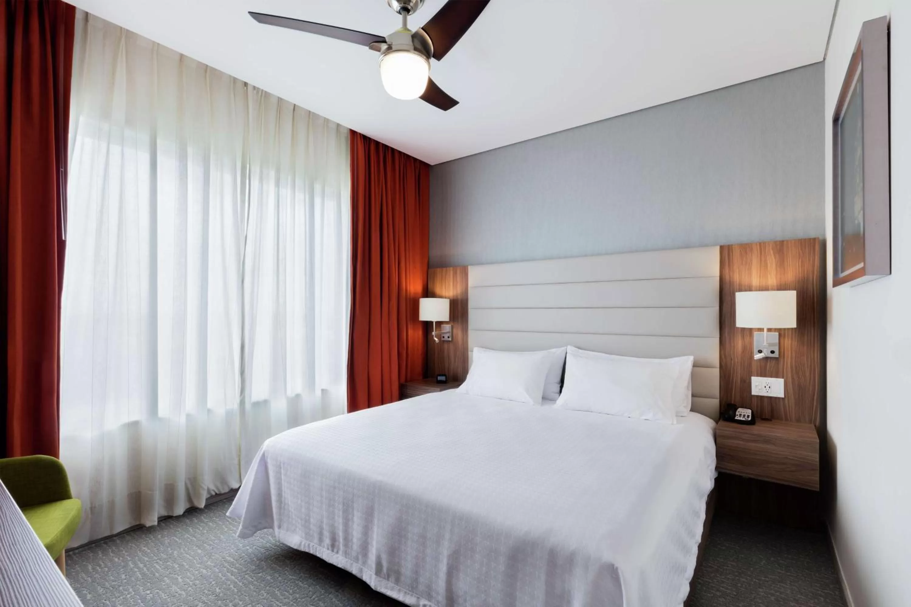 One-Bedroom King Suite - Non-Smoking in Fiesta Inn Suites Aeropuerto del Bajío