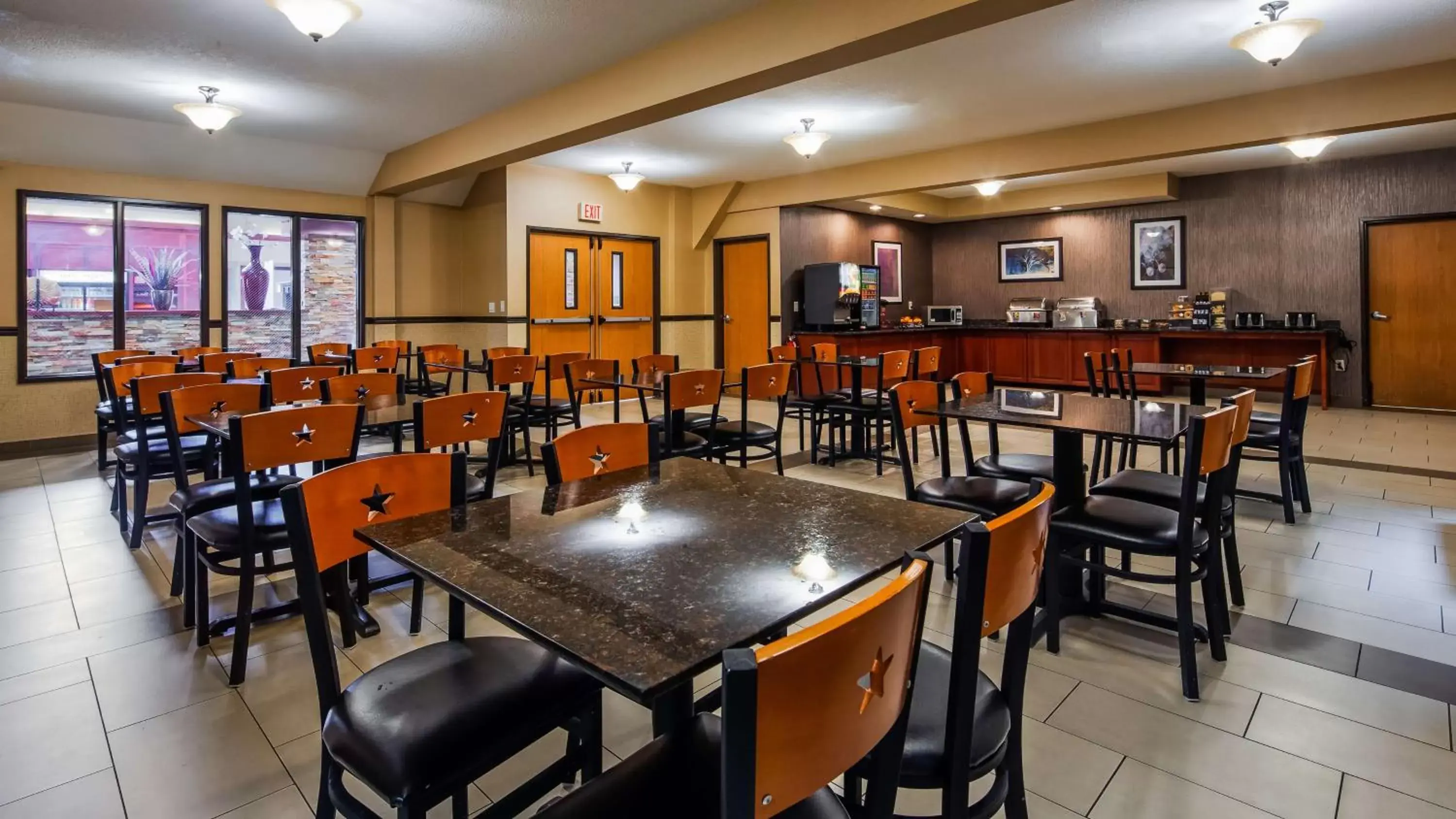 Restaurant/Places to Eat in Best Western PLUS Vancouver Mall Drive