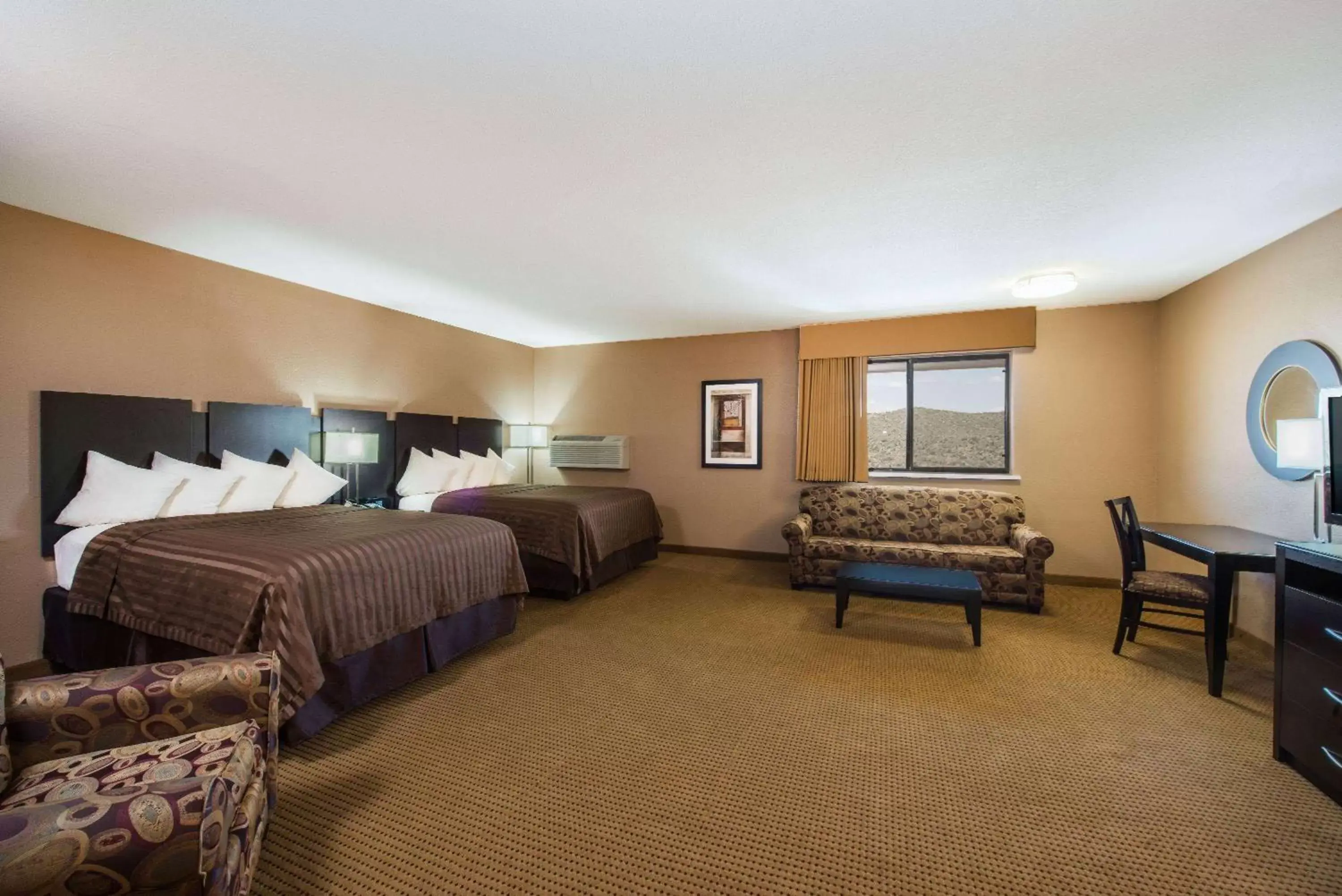 Photo of the whole room in Travelodge by Wyndham Globe AZ