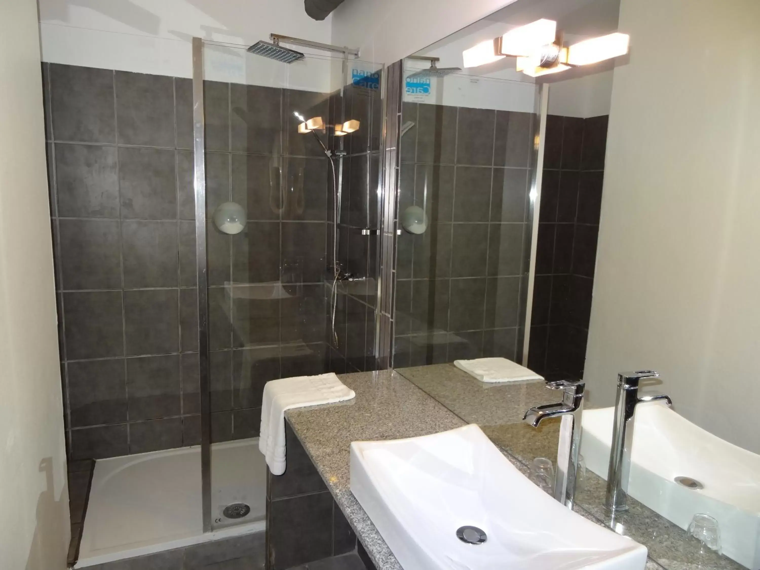 Shower, Bathroom in Hotel Village Soleil