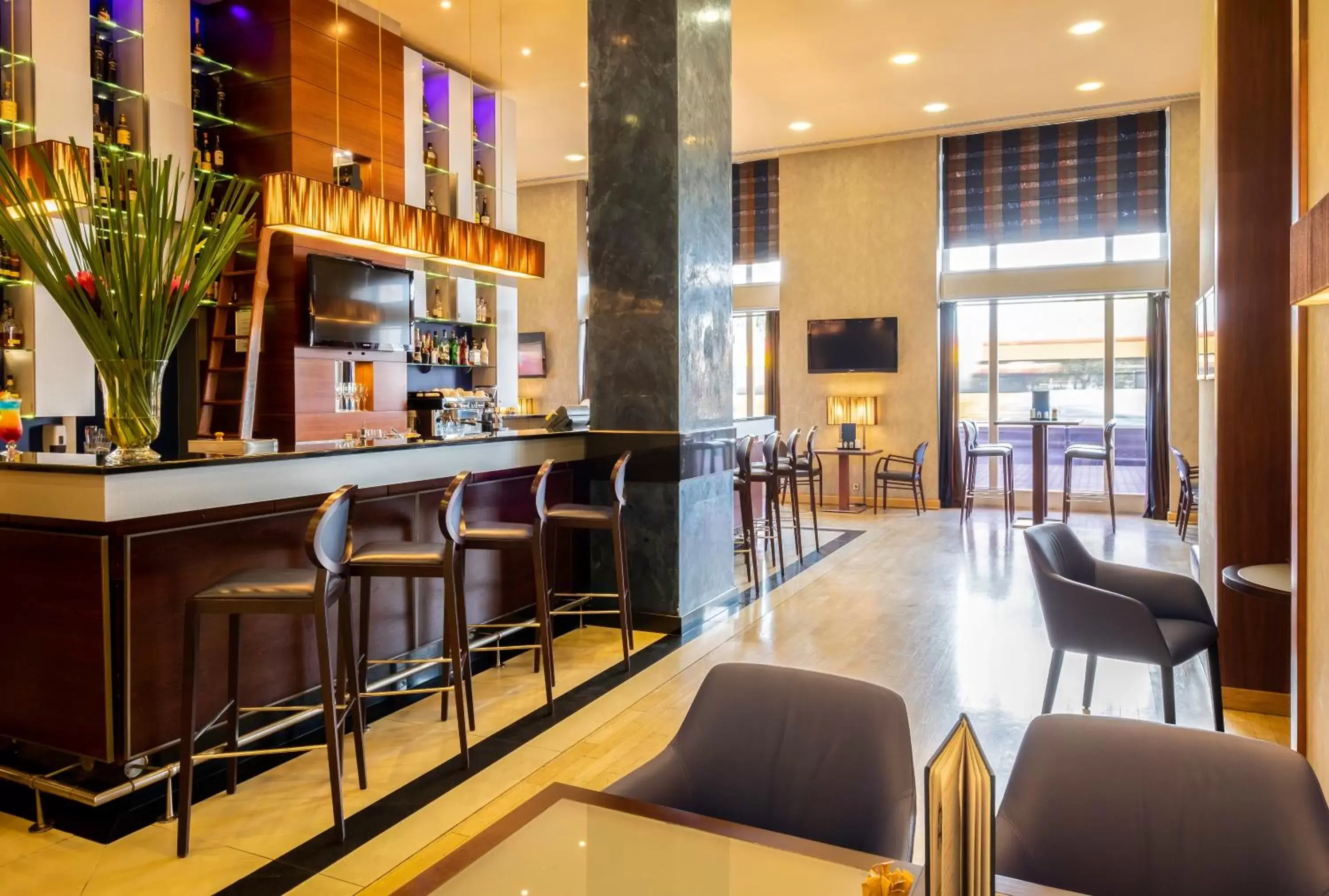 Restaurant/places to eat, Lounge/Bar in Hotel Polonia Palace