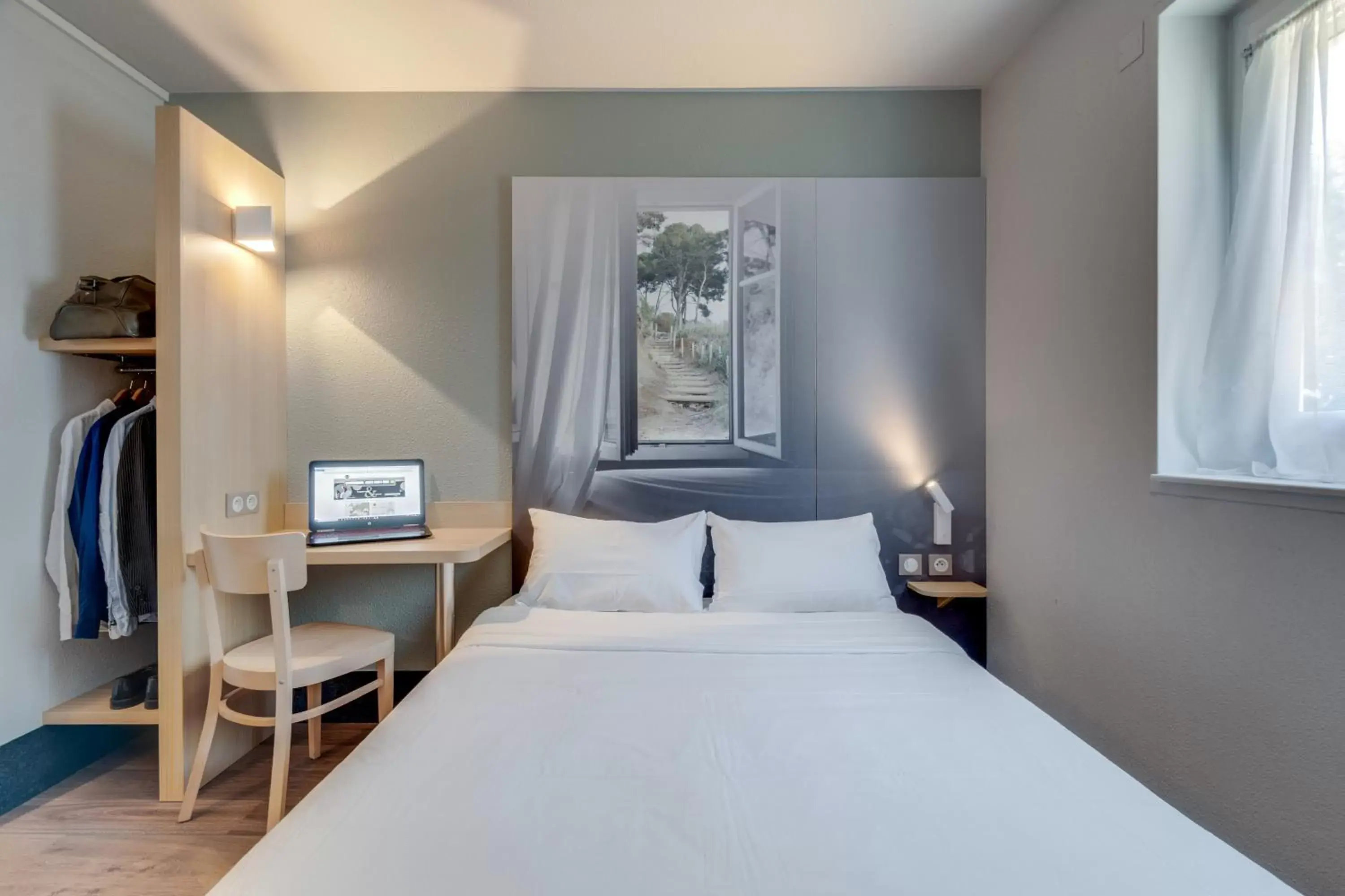 Bedroom, Bed in B&B HOTEL Fréjus Roquebrune-sur-Argens