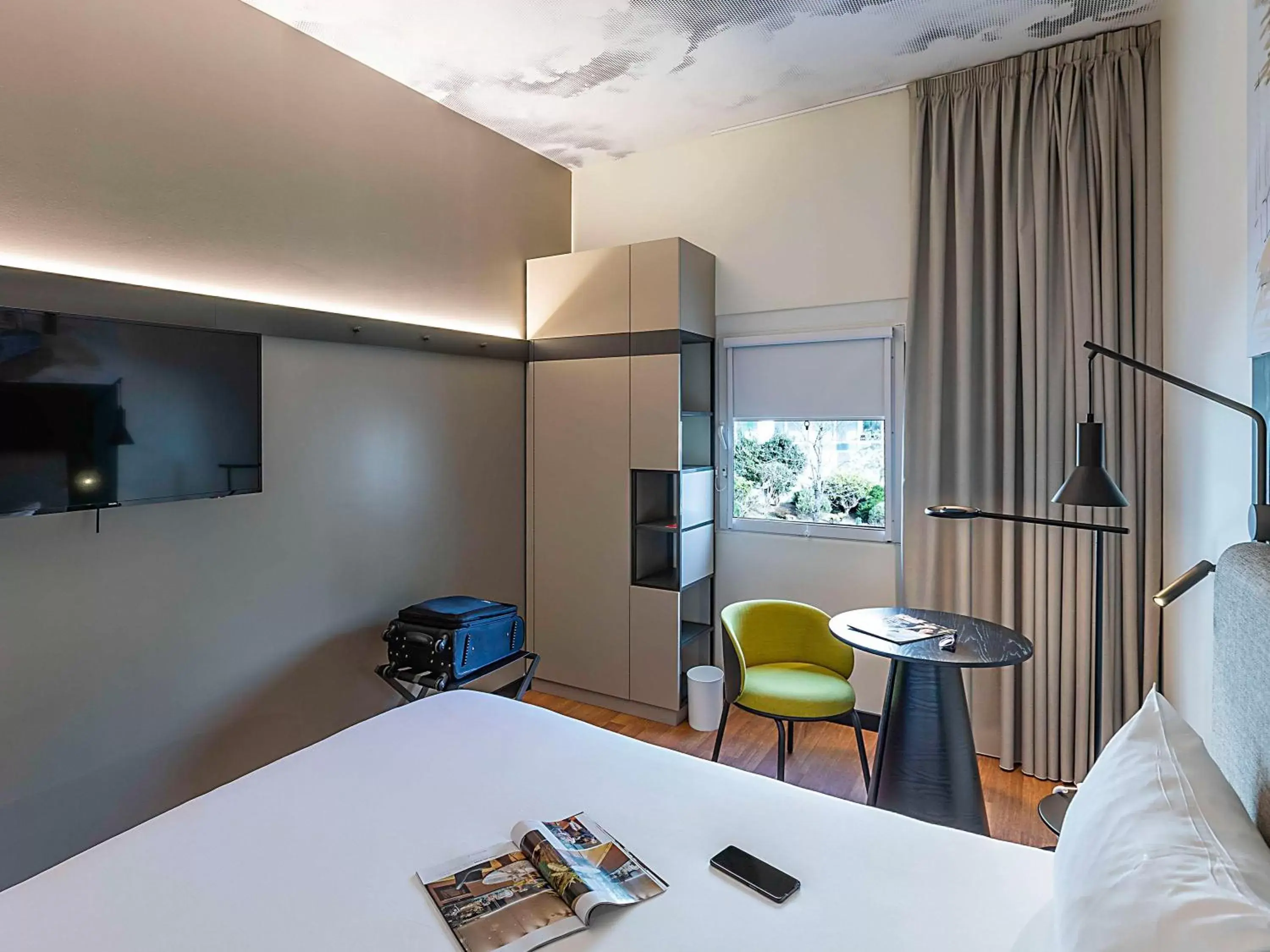 Bedroom in Hotel Ibis Lisboa Parque das Nações