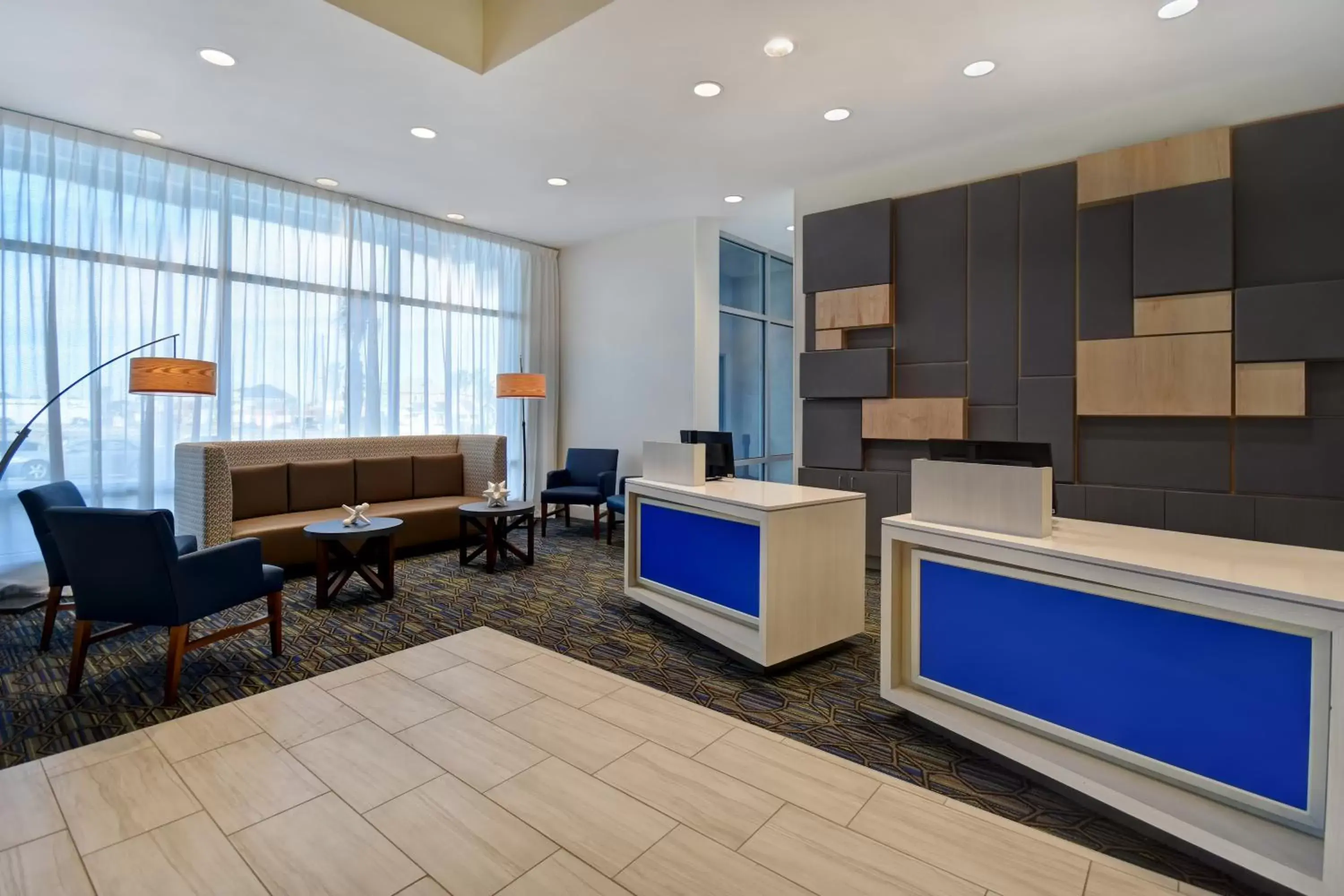 Lobby or reception, Lobby/Reception in Holiday Inn Express & Suites - Galveston Beach, an IHG Hotel