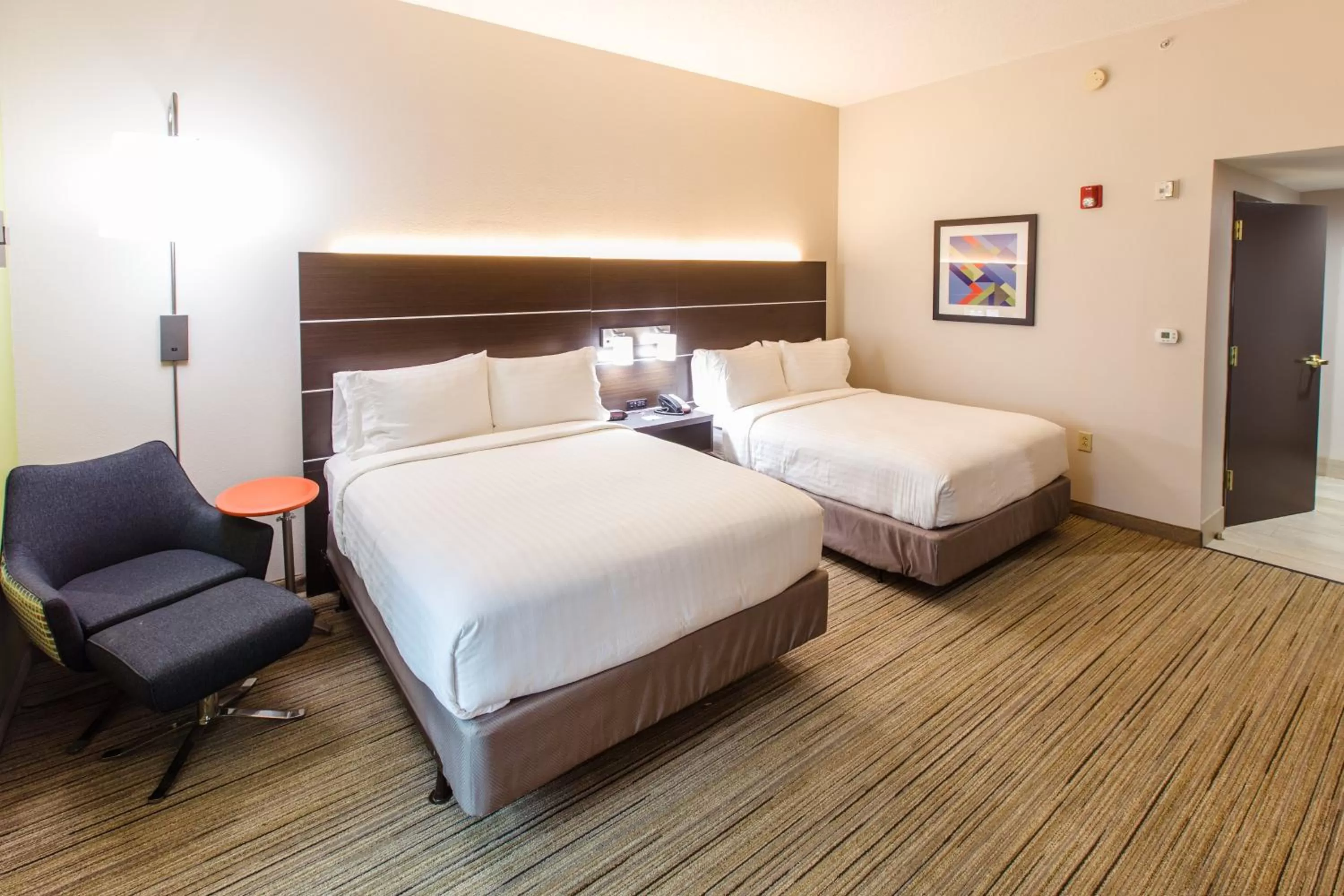 Photo of the whole room, Bed in Holiday Inn Express Hotel & Suites Harriman by IHG