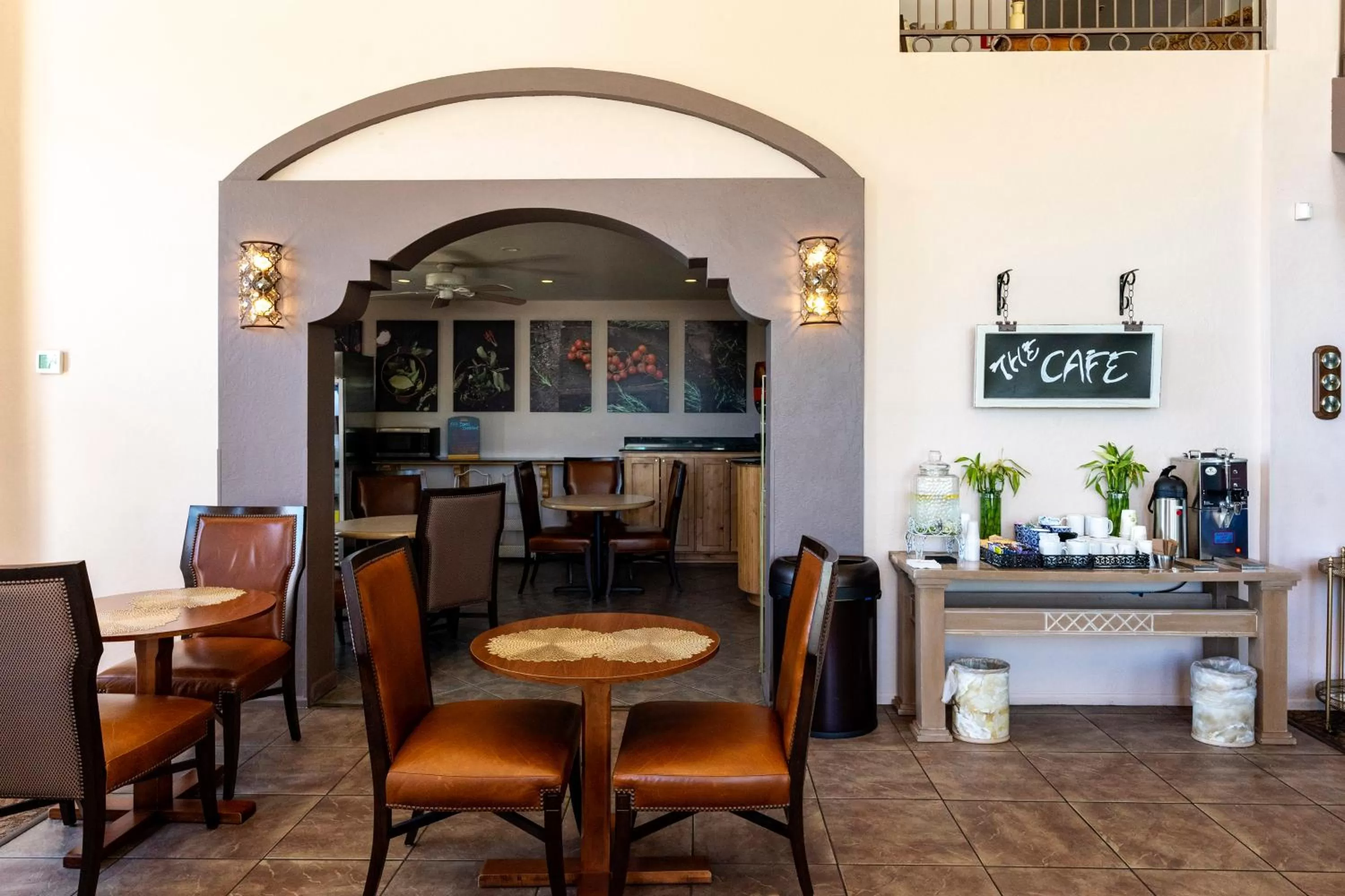 Restaurant/places to eat in Forest Villas Hotel