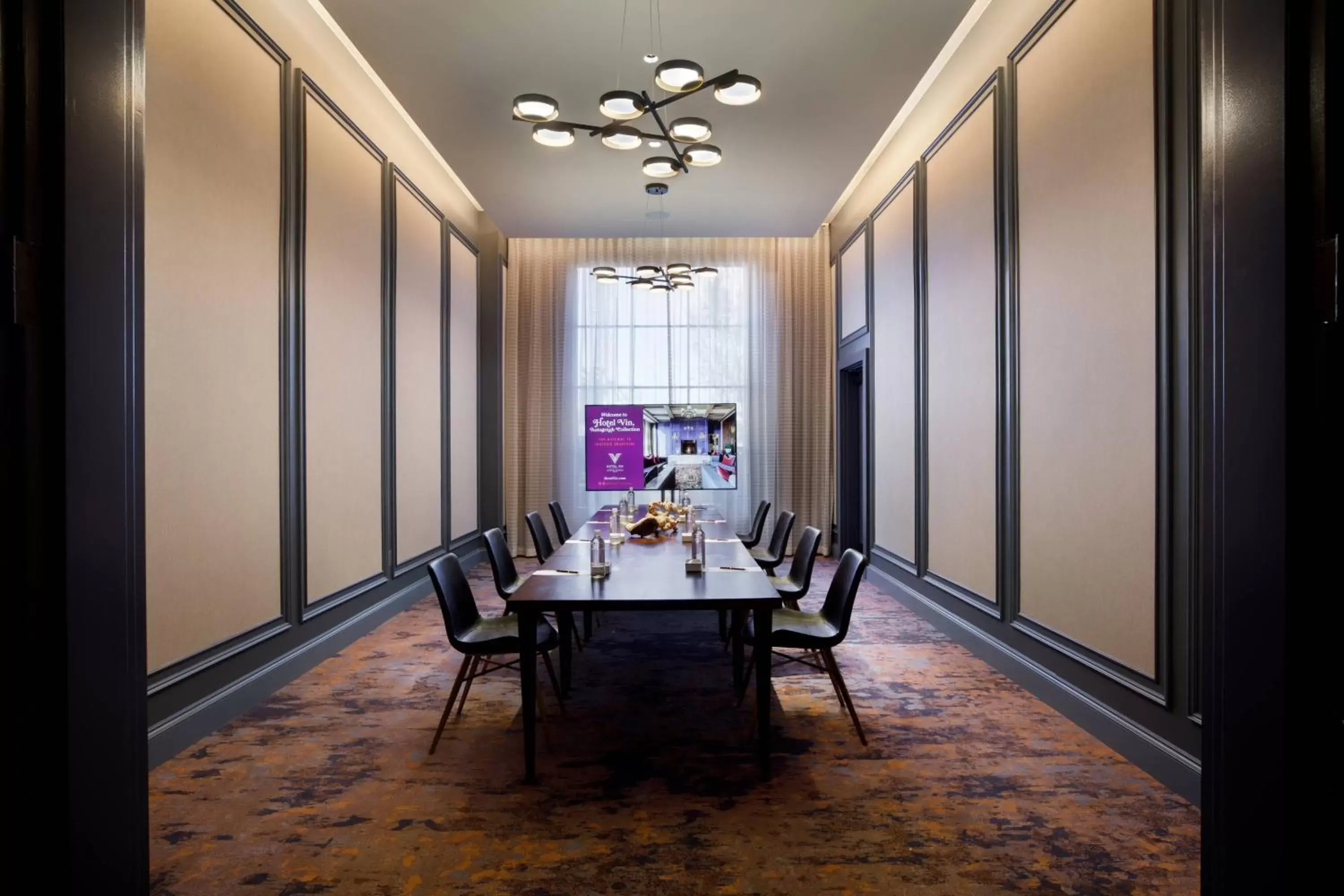 Meeting/conference room in Hotel Vin, Autograph Collection