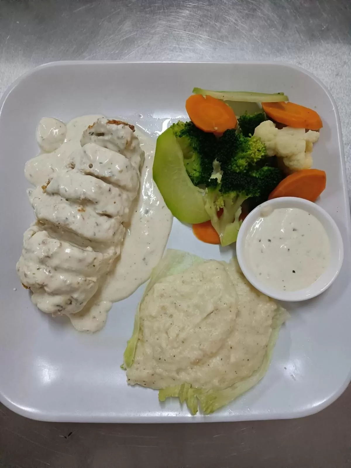 Food in Sunshine View Hotel and Restaurant