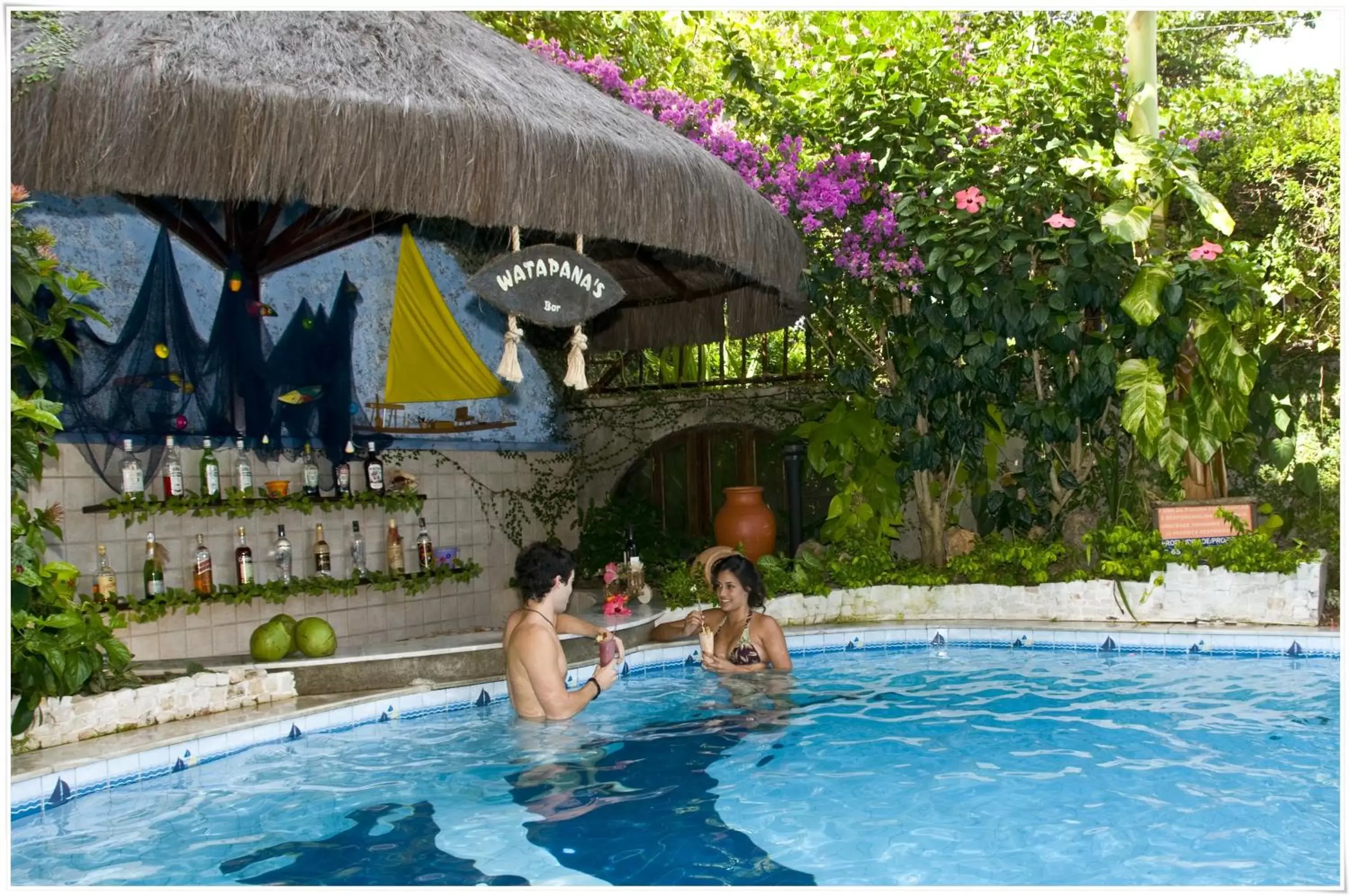Lounge or bar, Swimming Pool in Divi-Divi Praia Hotel