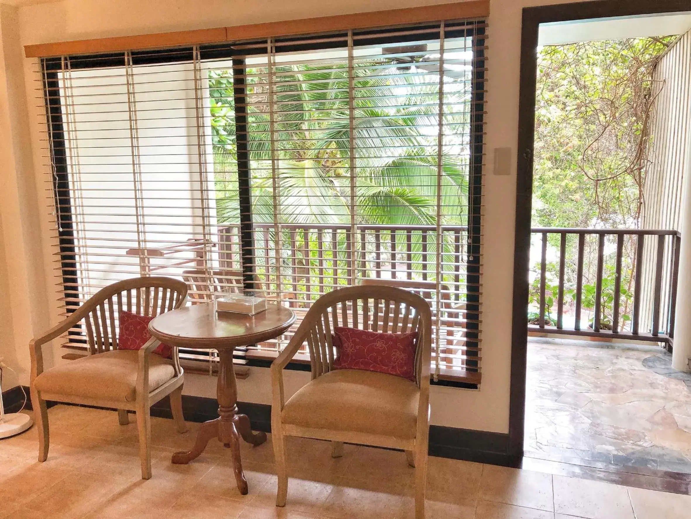 Balcony/Terrace in Birds and Bees Resort