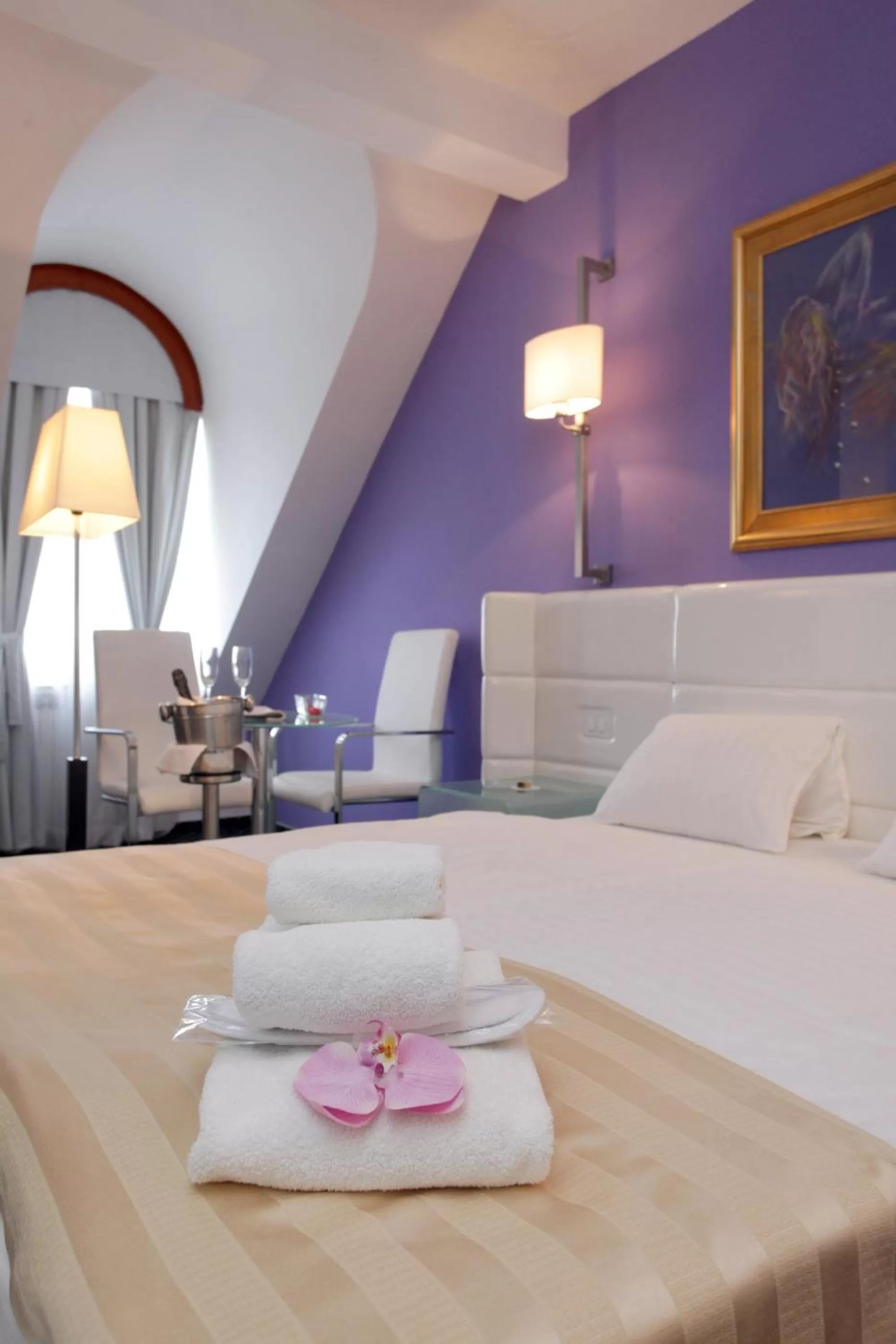 Bed in Hotel Phoenix